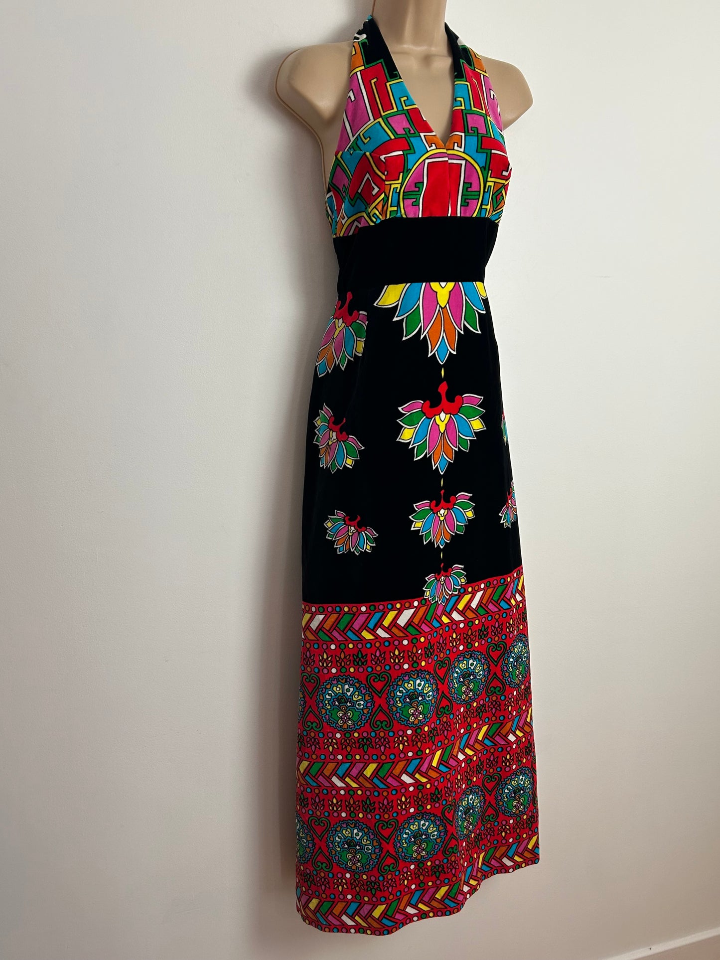Vintage 1970s Size 8 VERA MONT PARIS Black Pink Red Blue & Green Abstract Floral Print Halter Neck Velvet Maxi Dress