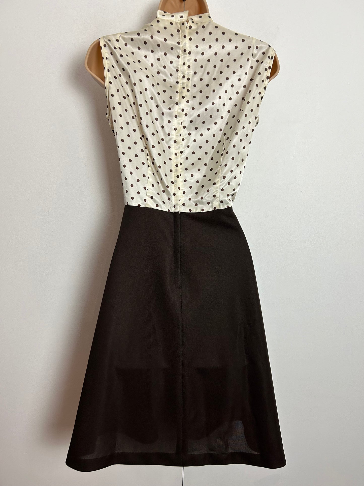 Vintage 1960s HAREM UK Size 8 Brown & Cream Polka Dot Print Sleeveless Pussy Bow Mod Dress