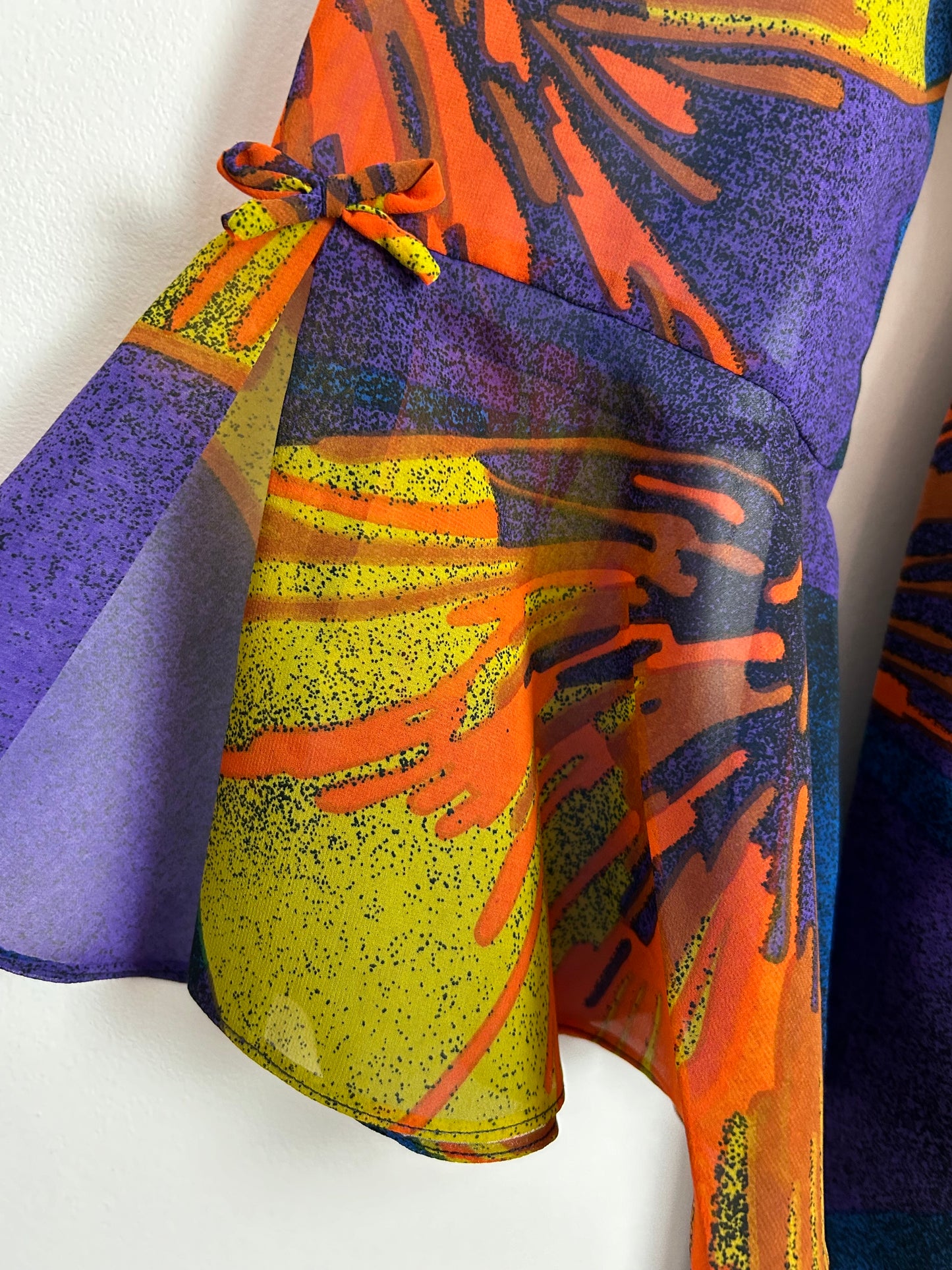 Vintage 1970s SUSAN PETERS UK Size 14-16 Beautiful Purple Blue Orange & Dark Yellow Abstract Print Long Sleeve Maxi Dress