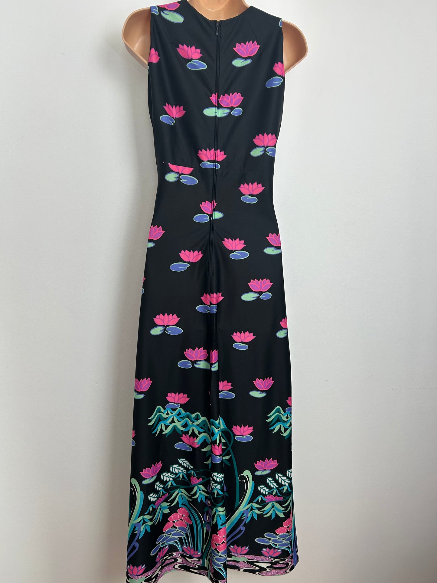 Vintage 1970s Size 10 Black Pink Blue 7 Mint Green Waterlily & Lillypad Print Maxi Dress