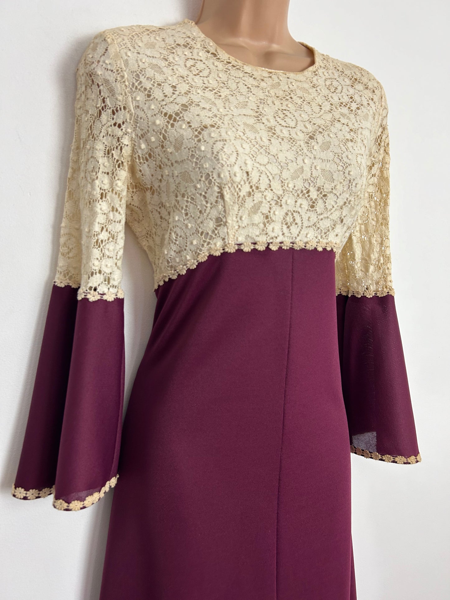 Vintage 1970s CHARMONT UK Size 10-12 Plum Purple & Cream Lace Flared Cuff Boho Maxi Dress