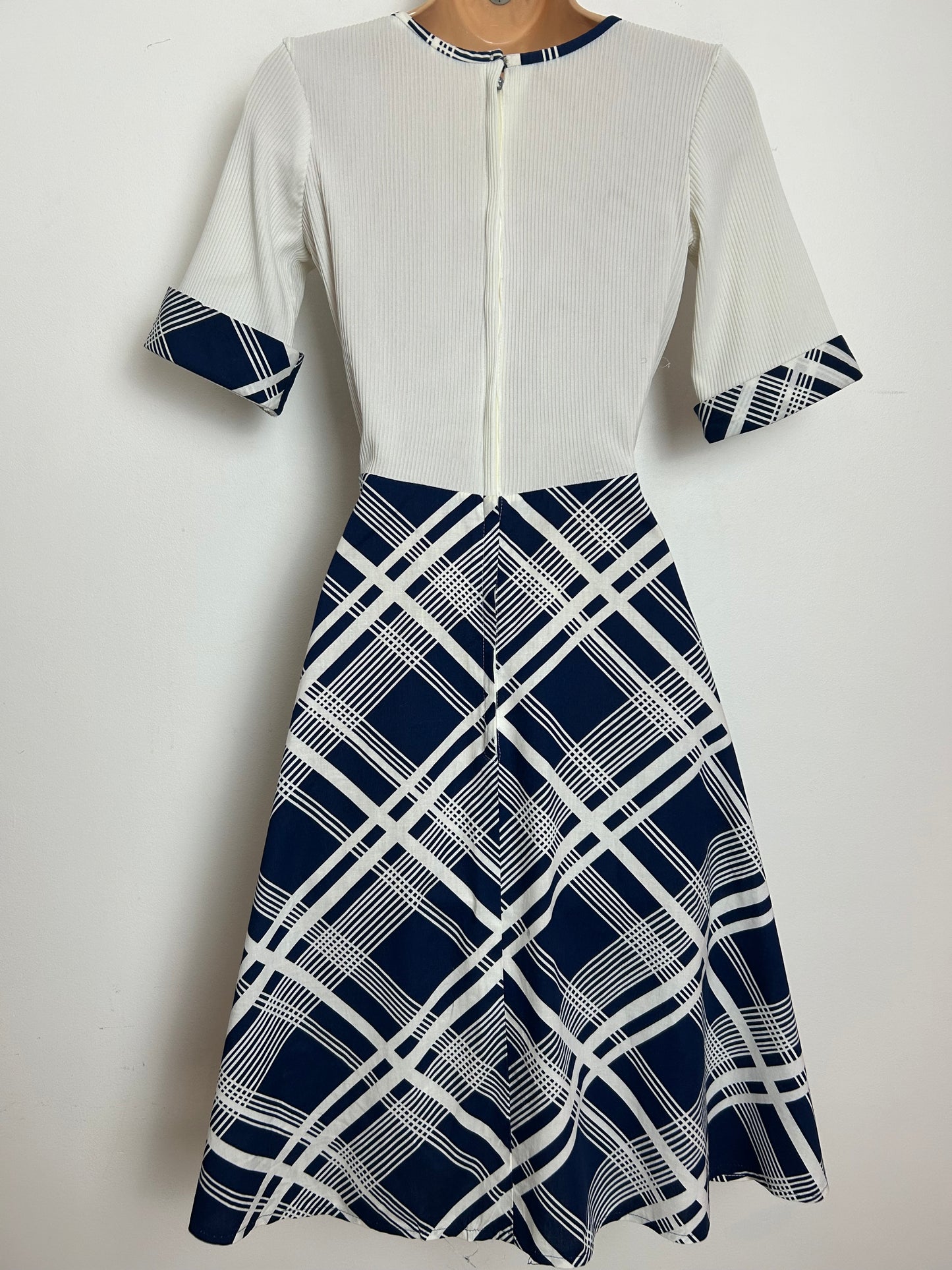 Vintage 1970s UK Size 8-10 Cute White & Blue Ribbed Bodice Check Skirt Mod Day Dress