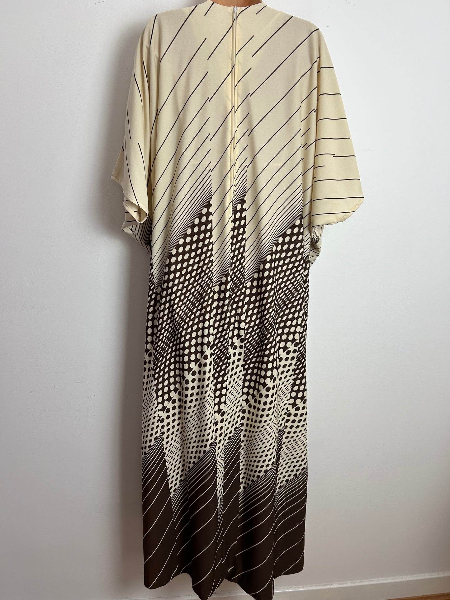 Vintage 1970s Up To Size 18/20 Cream & Brown Stripe & Polka Dot Print Wide Sleeve Kaftan Maxi Dress