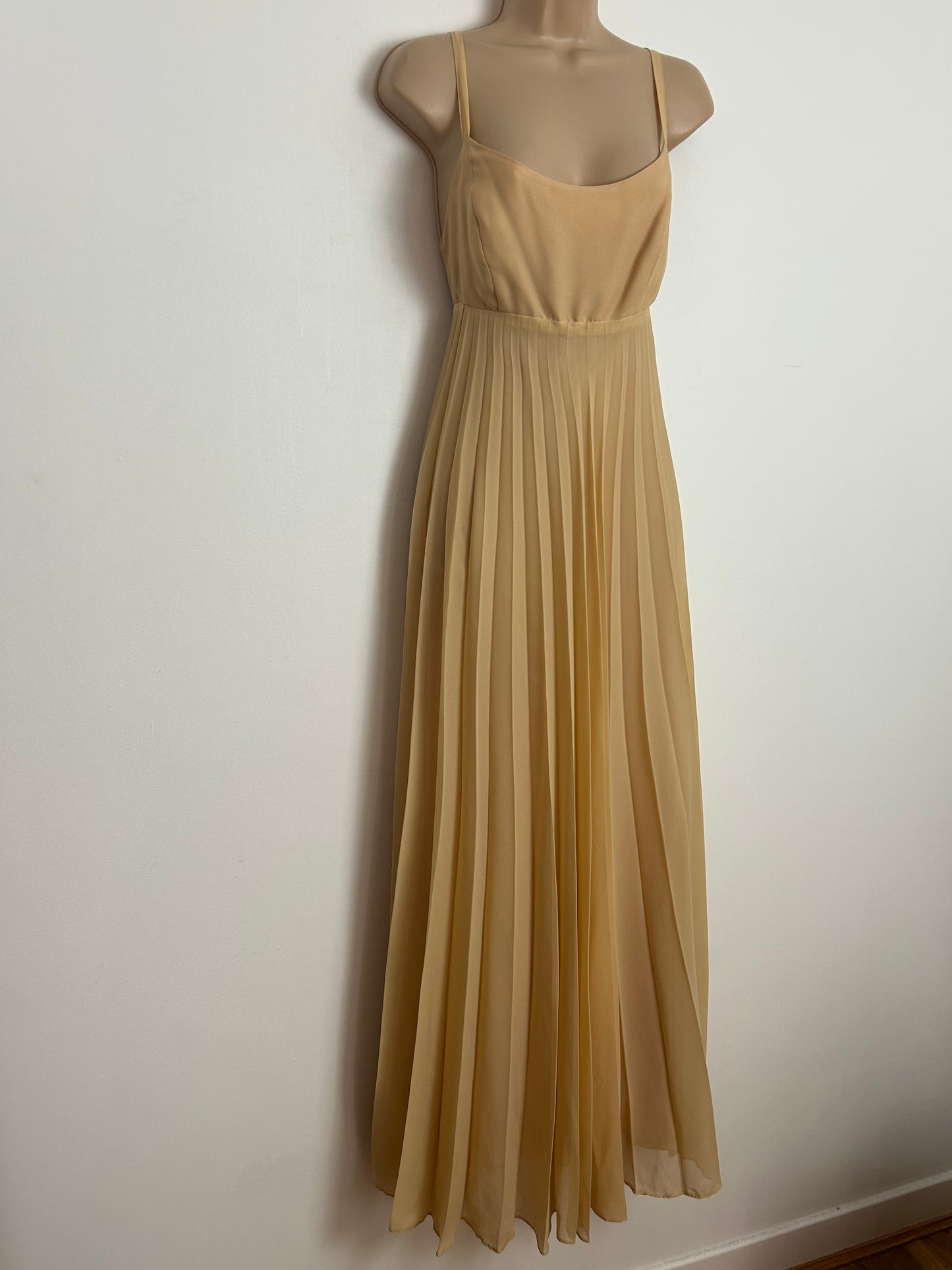 Vintage 1970s ARLETTE BERESSI Size 8 Nude Beige Strappy Pleated Empire Line Occasion Maxi Dress
