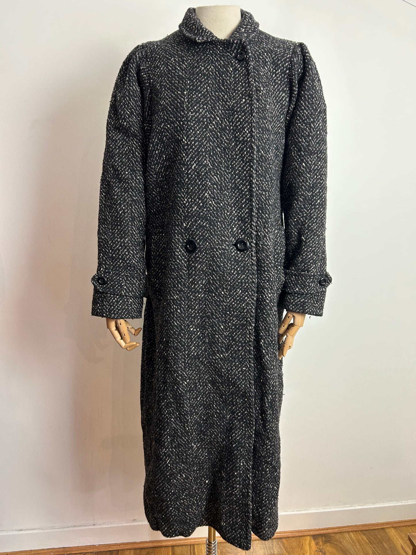 Vintage Early 1980s UK Size 14-16 Black Fleck Wool Longer Length Fully Lined Winter Coat
