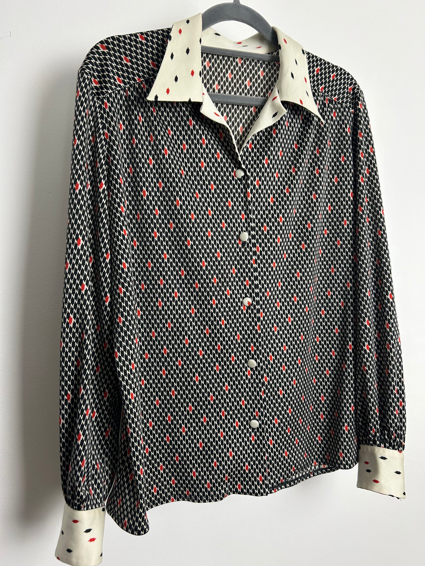 Vintage 1970s Size 16 Black Cream & Red Abstract Check Print Long Sleeve Collared Shirt