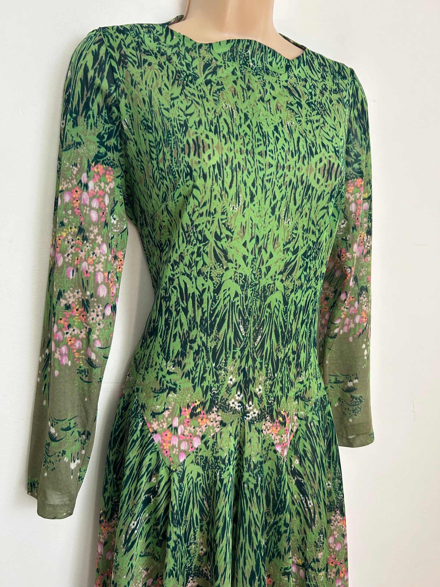 Vintage Late 1970s Italian Made FELICE For INSTRADE Size 8-10 Green & Pink Floral Print Long Sleeve Flared Day Dress
