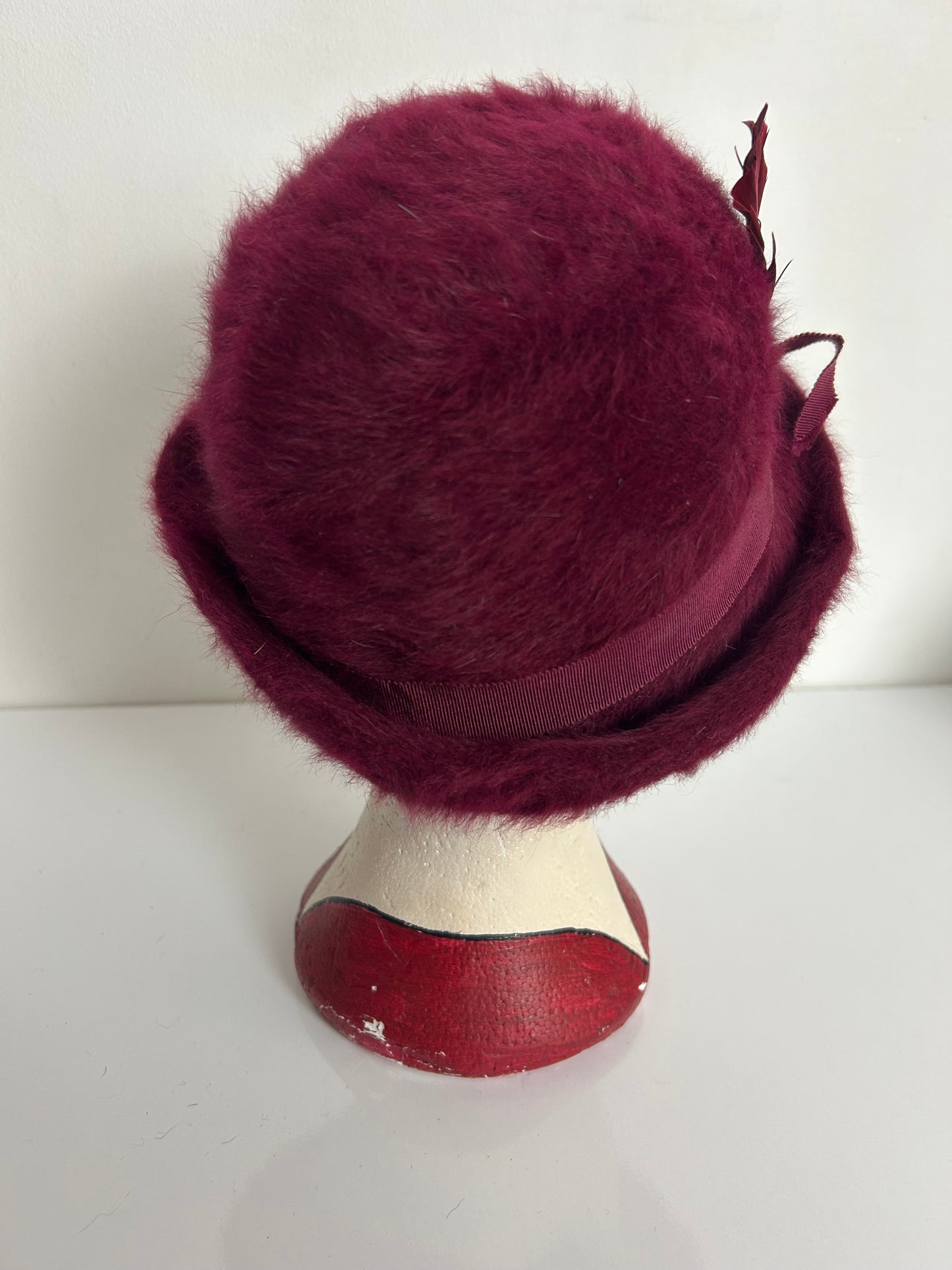 Vintage MARIE FRANCOISE, PARIS Magenta Angora Mix Feather Detail Hat