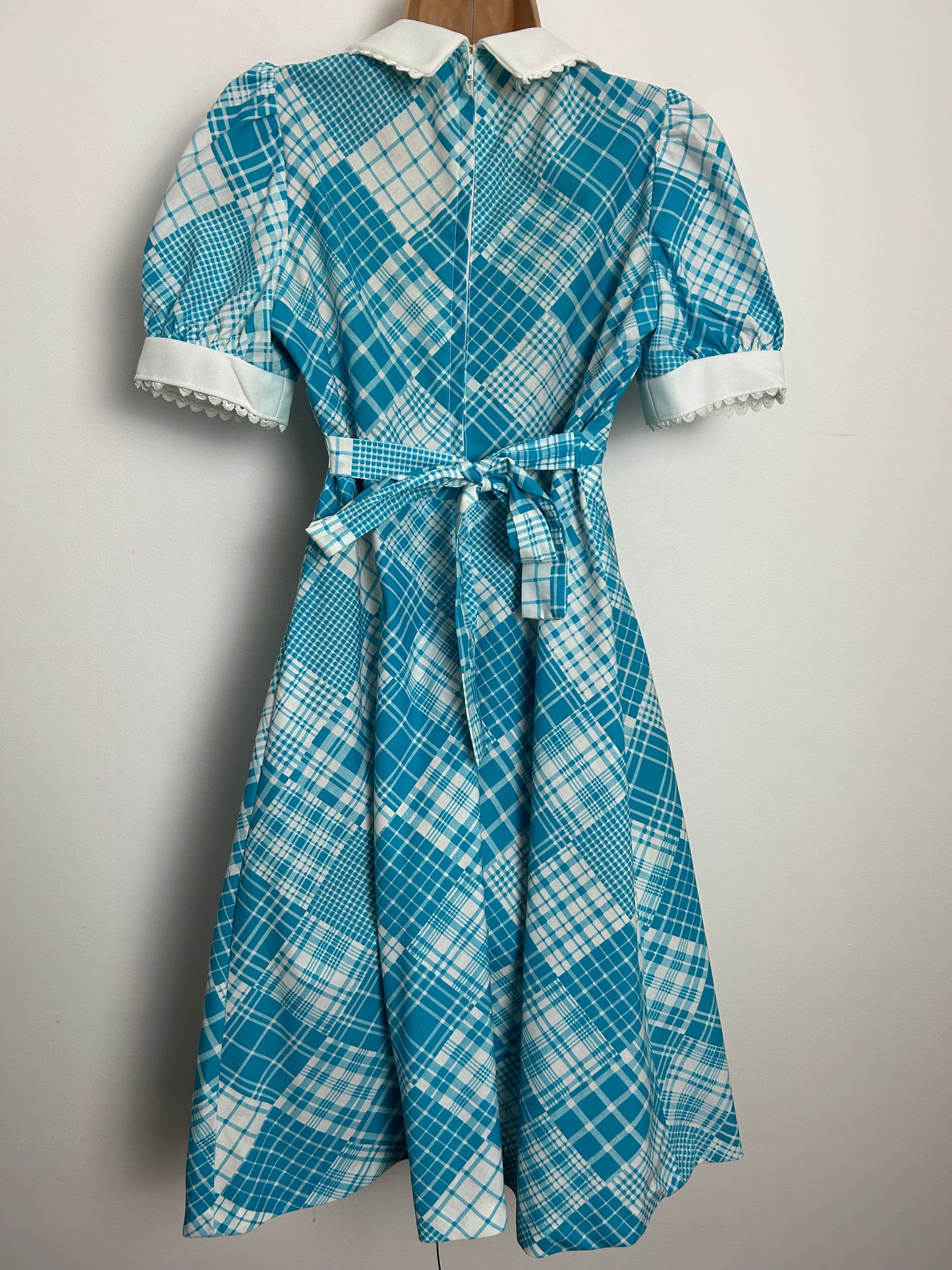 Vintage Late 60s/Early 70s Size 10 Turquoise & White Check Print Cotton Short Sleeve Tie Back Mod Dolly Dress