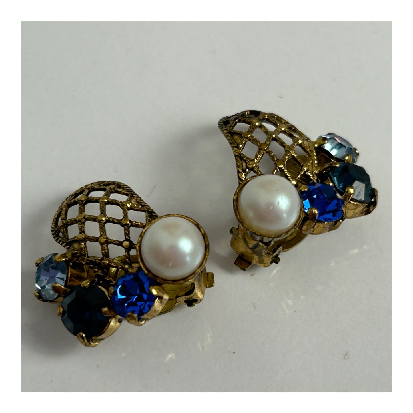 Vintage 1960s Beautiful Gold Tone Diamante & Faux Pearl Butterfly Wing Clip On Earrings