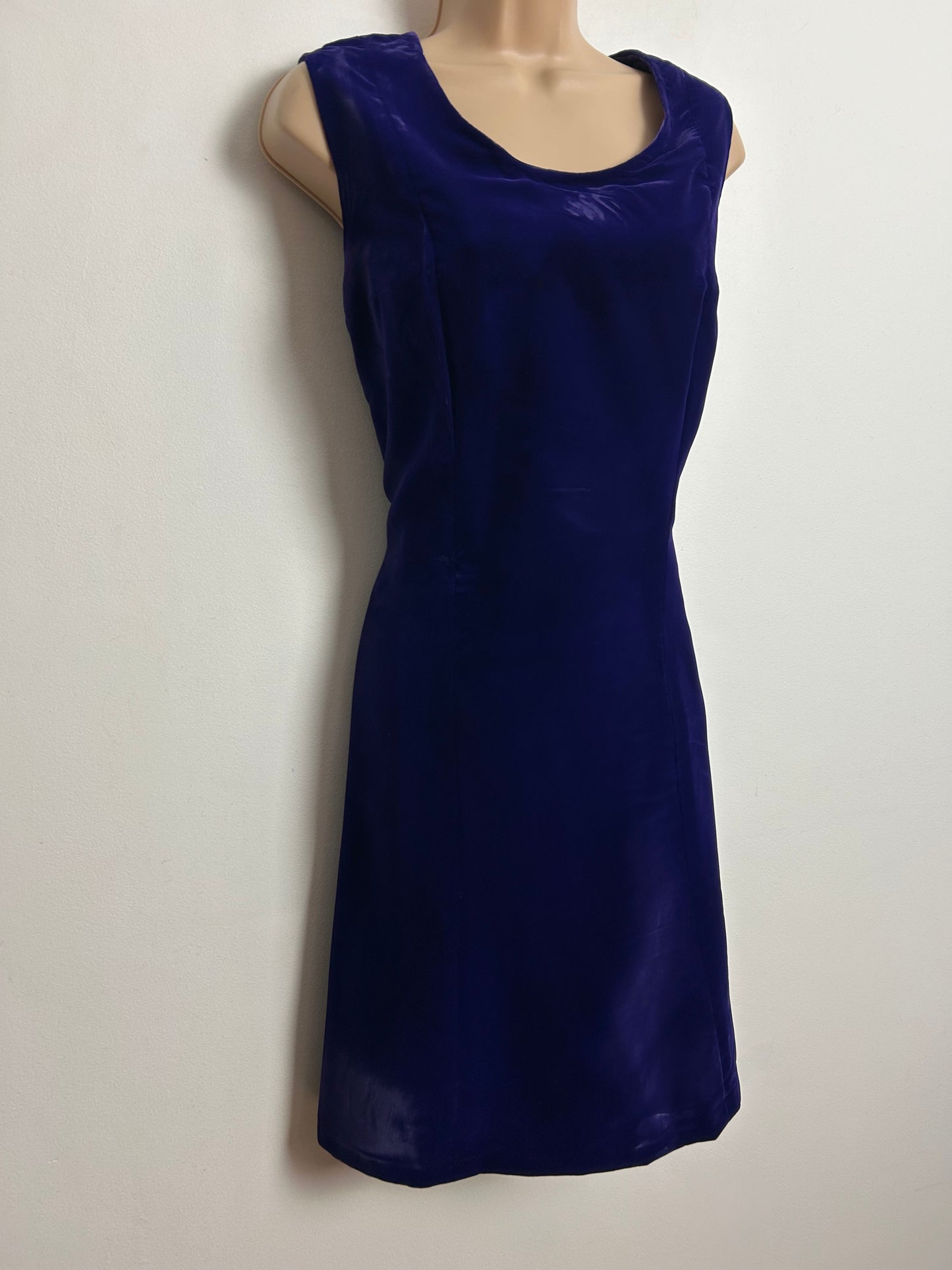 Vintage 1960s UK Size 8-10 Purple Velvet Sleeveless Shift Xmas Mod Party Dress