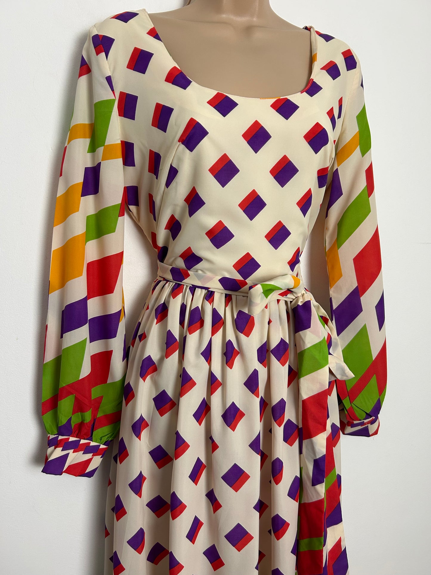 Vintage 1970s BERKERTEX Size 10 Cream Red Purple Green & Yellow Geo Print Long Sleeve Maxi Dress