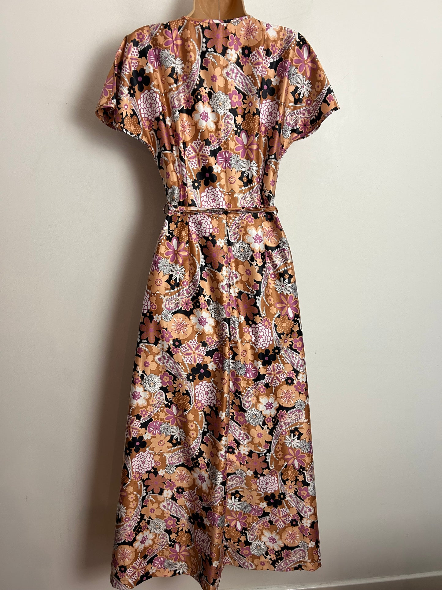 Vintage 1970s UK Size 6-8 Dusky Pink & Coral Floral Print Belted Maxi Dress