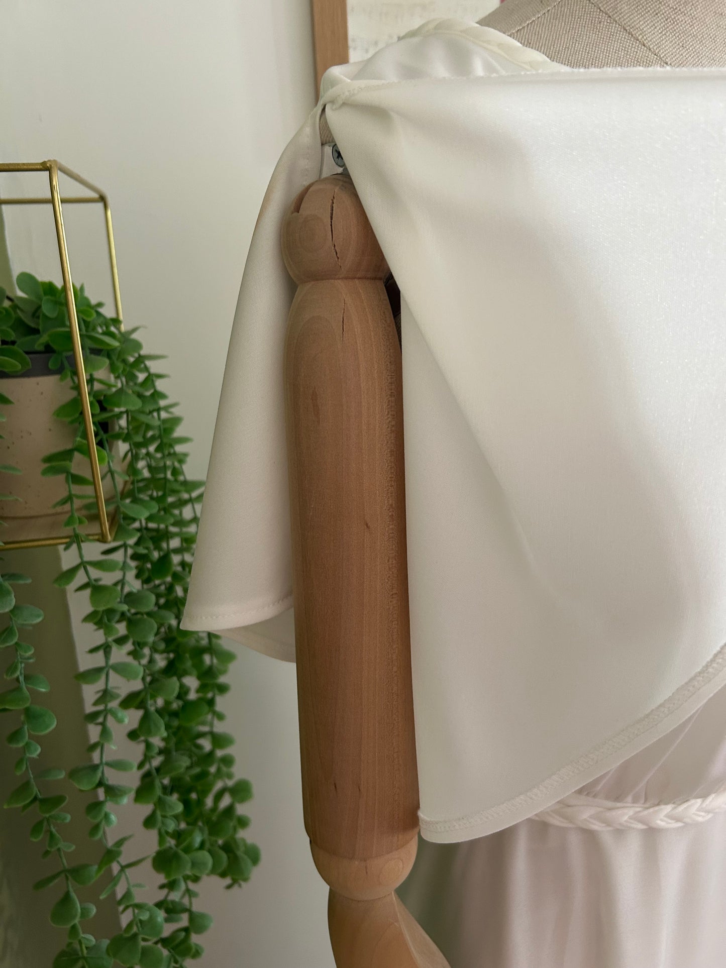 Vintage 1970s Size 6 White Flutter Sleeve Plaited Tie Belt Grecian Style Summer Maxi Dress