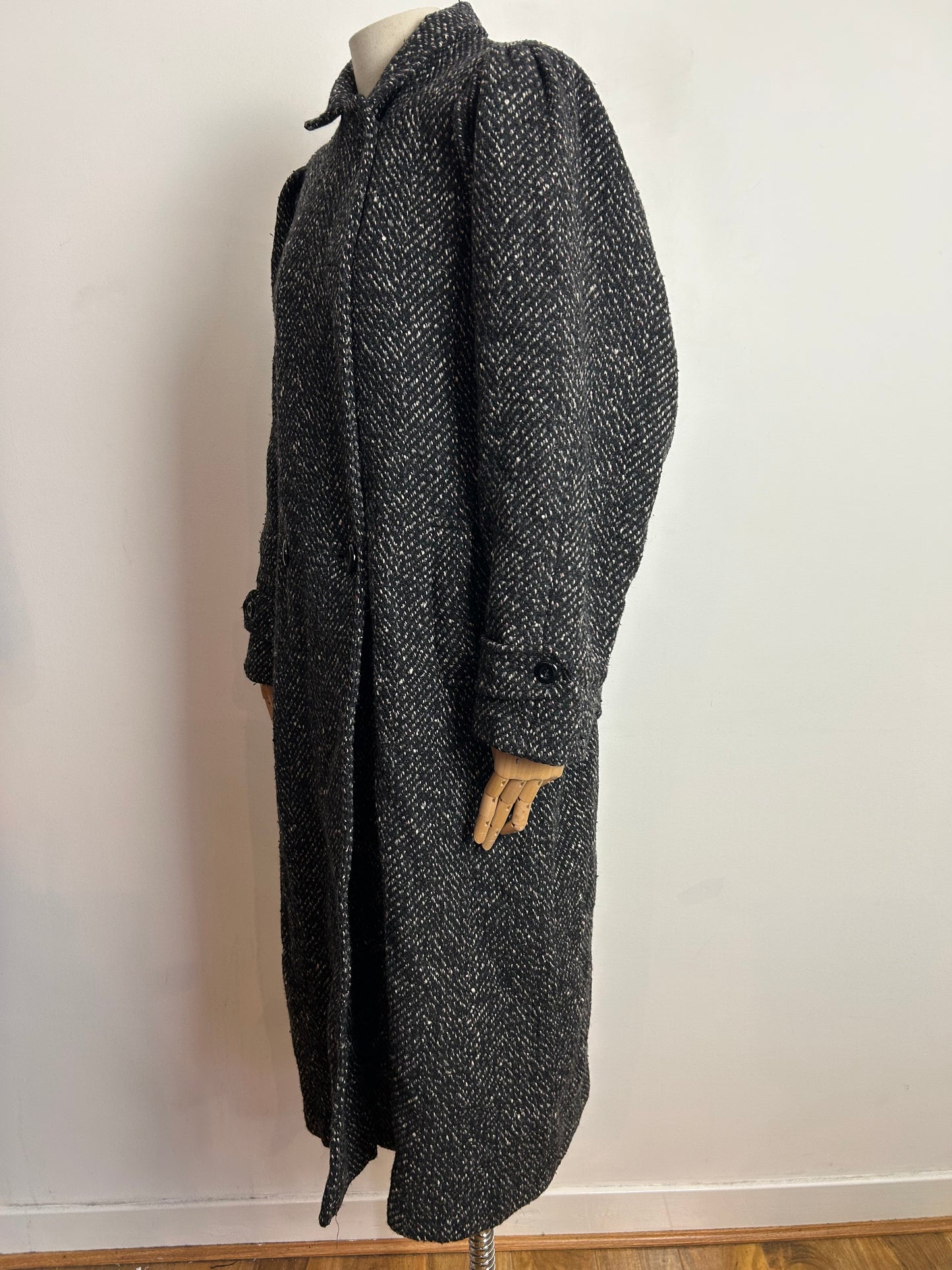 Vintage Early 1980s UK Size 14-16 Black Fleck Wool Longer Length Fully Lined Winter Coat