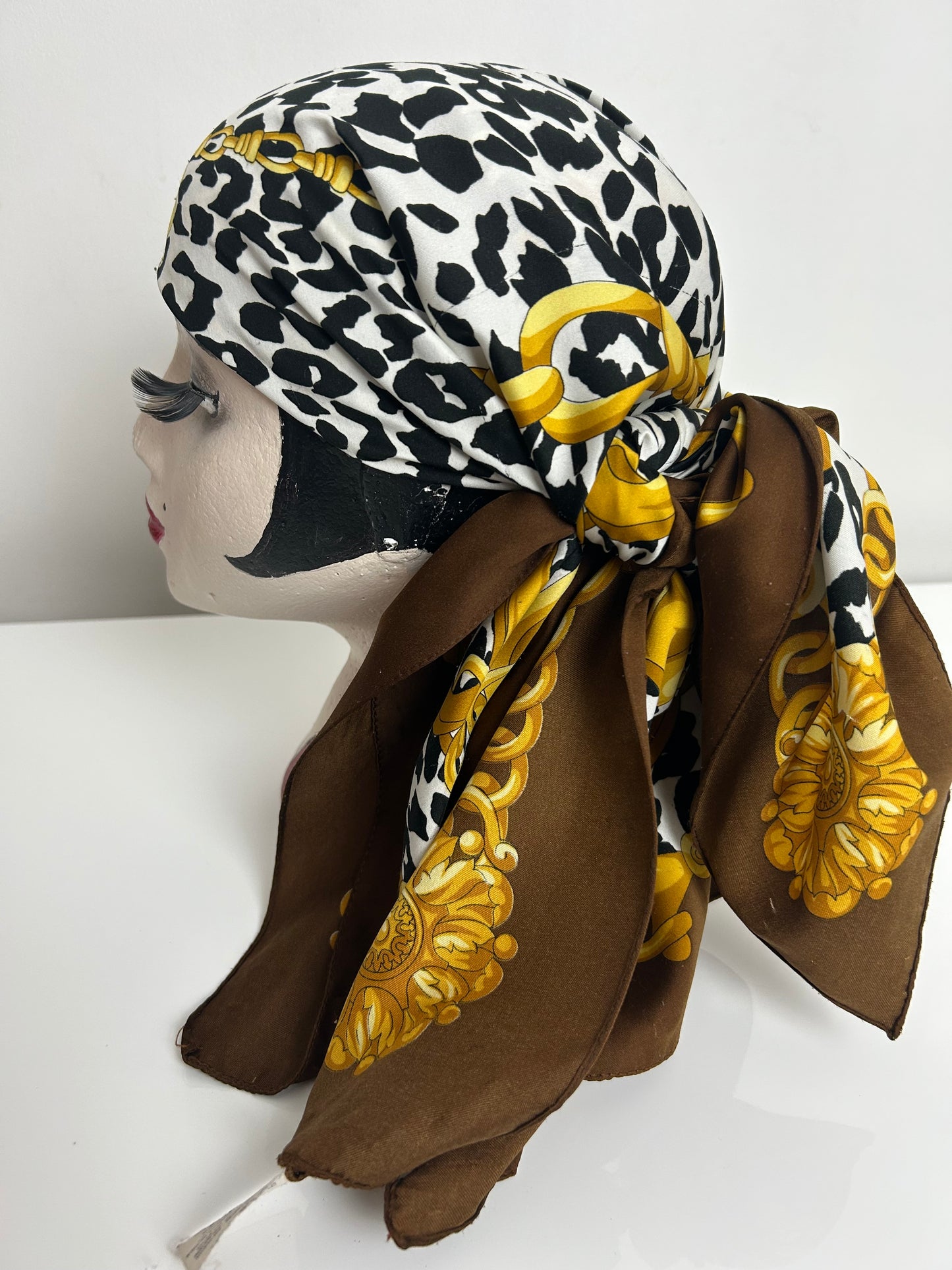 Vintage Made In Italy Brown Black White & Gold Leopard Animal & Chain Print Scarf 88cm x 90cm