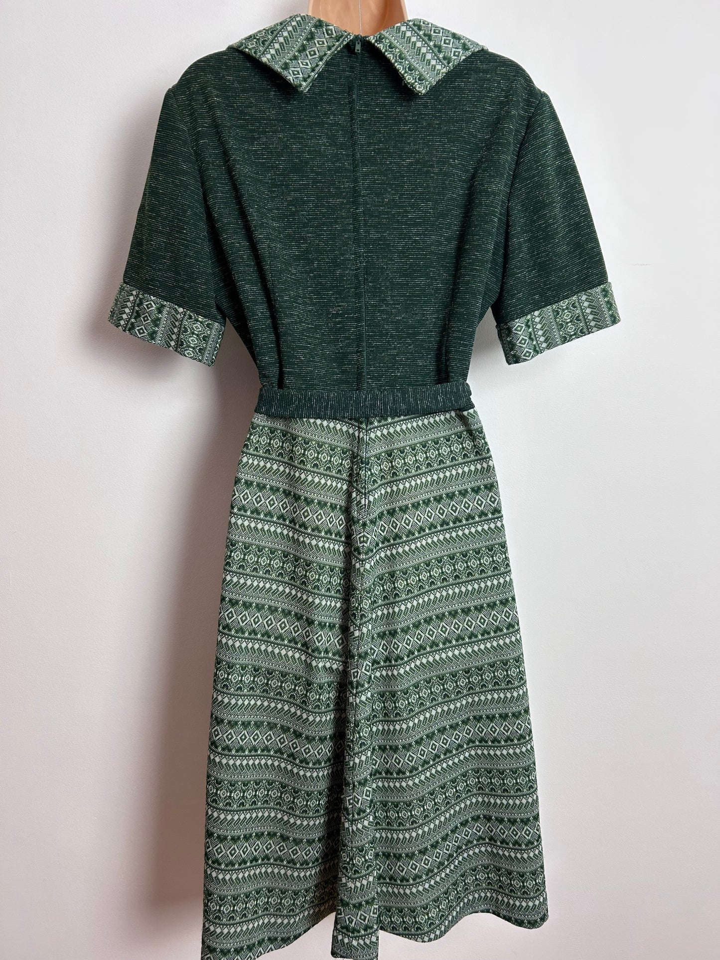 Vintage 1970s C&A UK Size 14 Dark Green & Abstract Print Jersey Double Collared Belted Day Dress