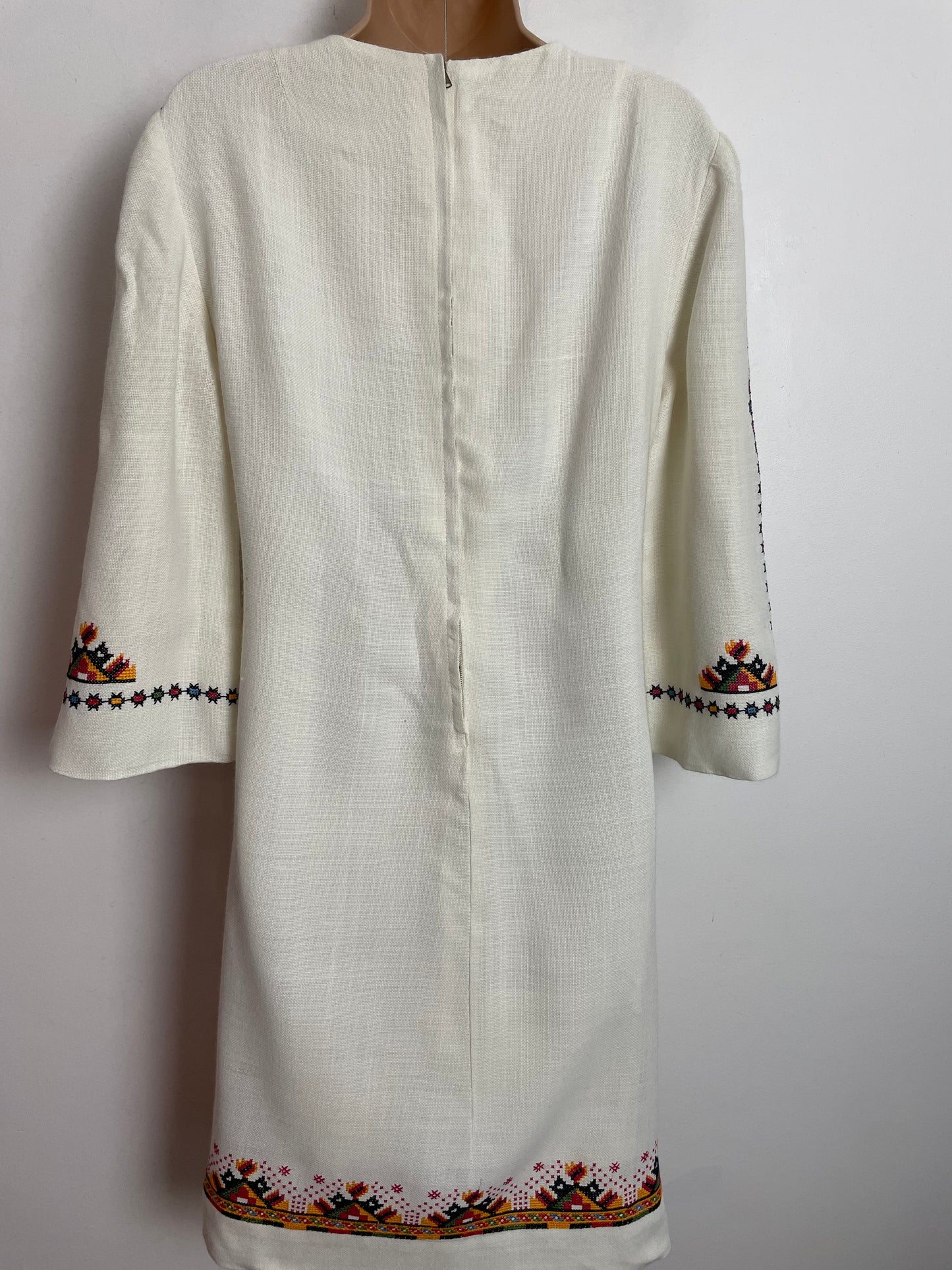 Vintage 1960s UK Size 10 Gorgeous White Black Orange & Red Embroidered Detail Wool Mix Mod Shift Dress