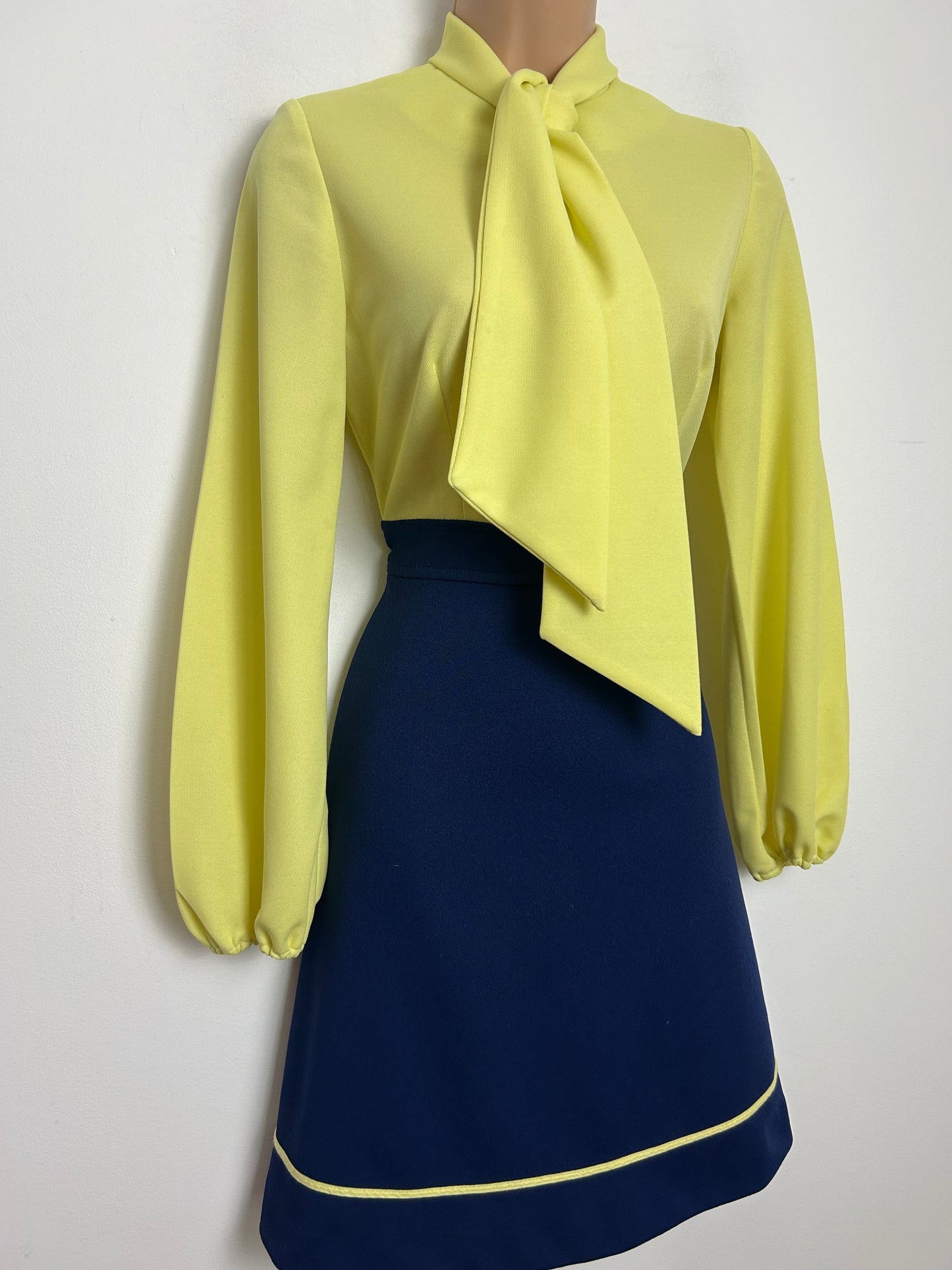 Vintage 1960s Size 8 Navy Blue & Yellow Scarf Neck Long Sleeve Mod Dress & Matching Jacket