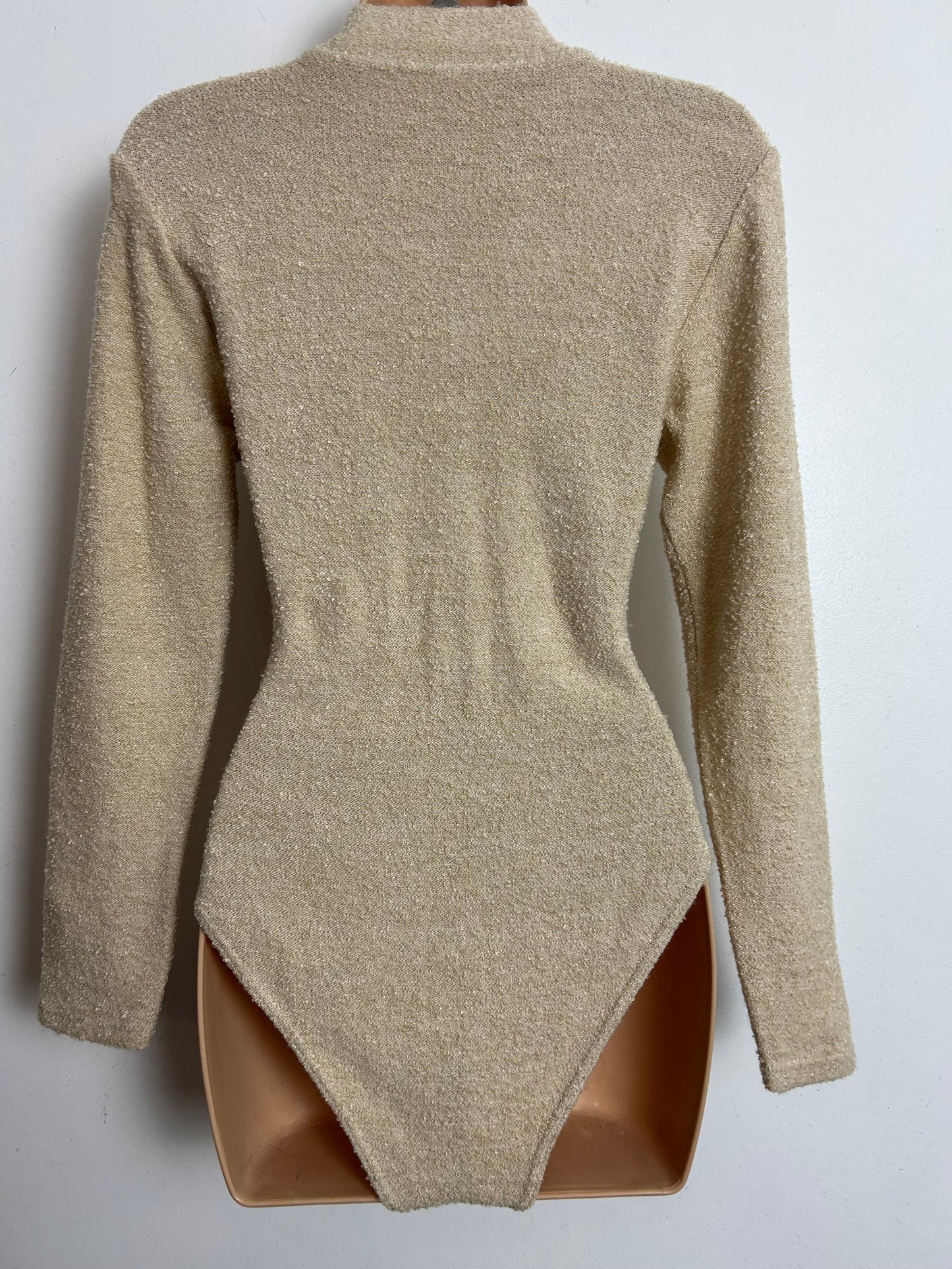 Vintage 1980s 1990s Size 10-12 Beige Soft Textured Long Sleeve Bodysuit