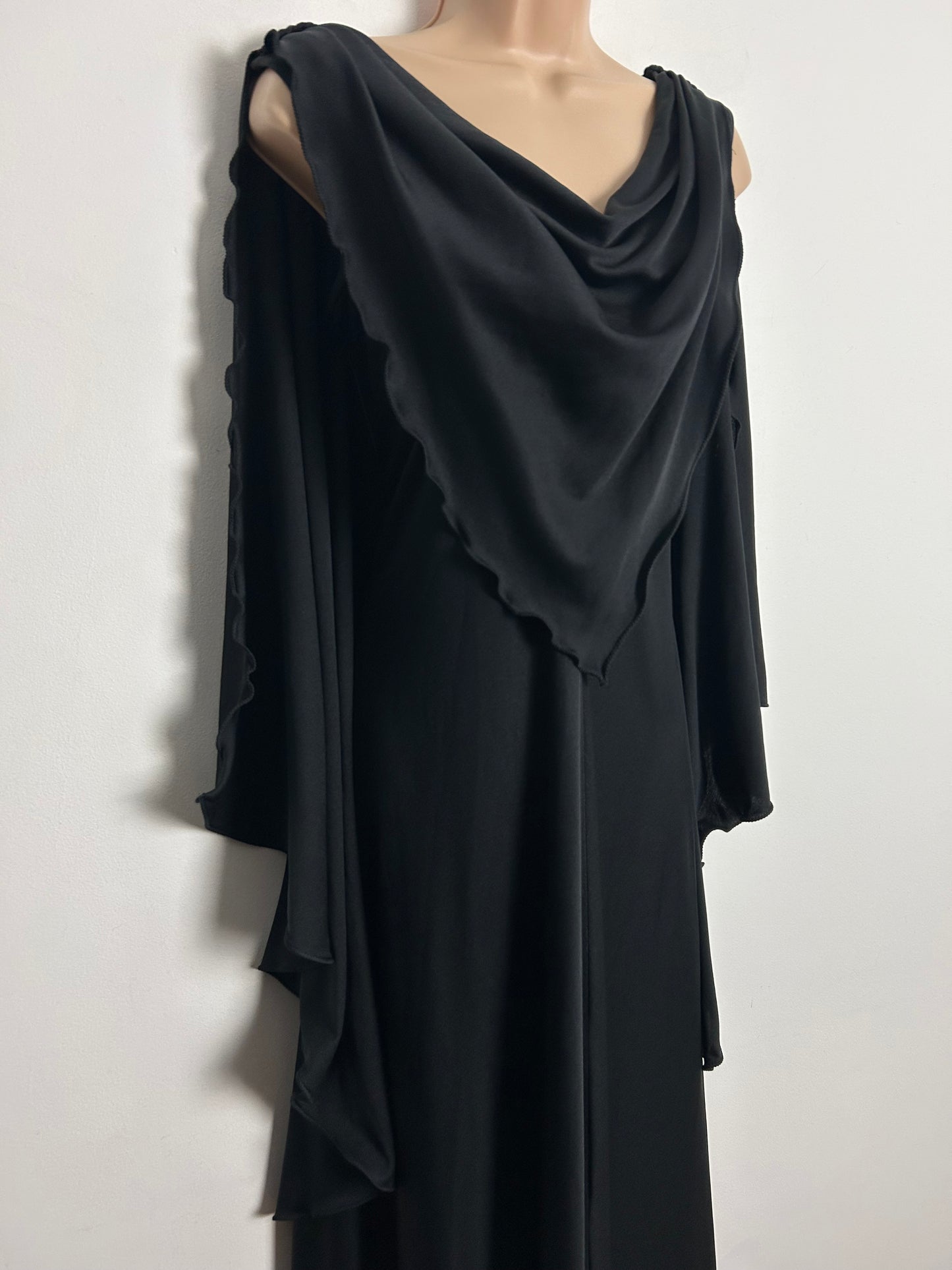 Vintage 1970s SIMON ELLIS UK Size 12 Black Sleeveless Cape Back Occasion Evening Maxi Dress