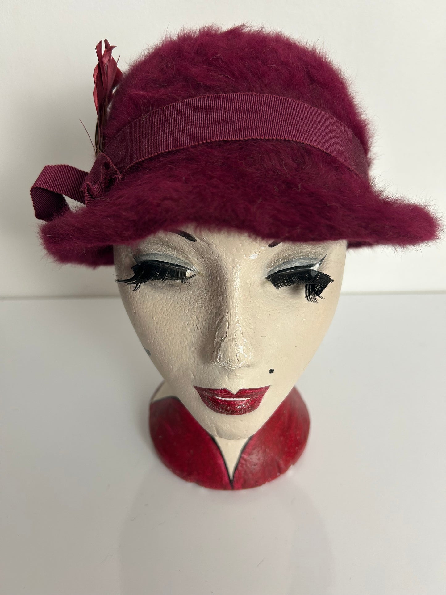 Vintage MARIE FRANCOISE, PARIS Magenta Angora Mix Feather Detail Hat