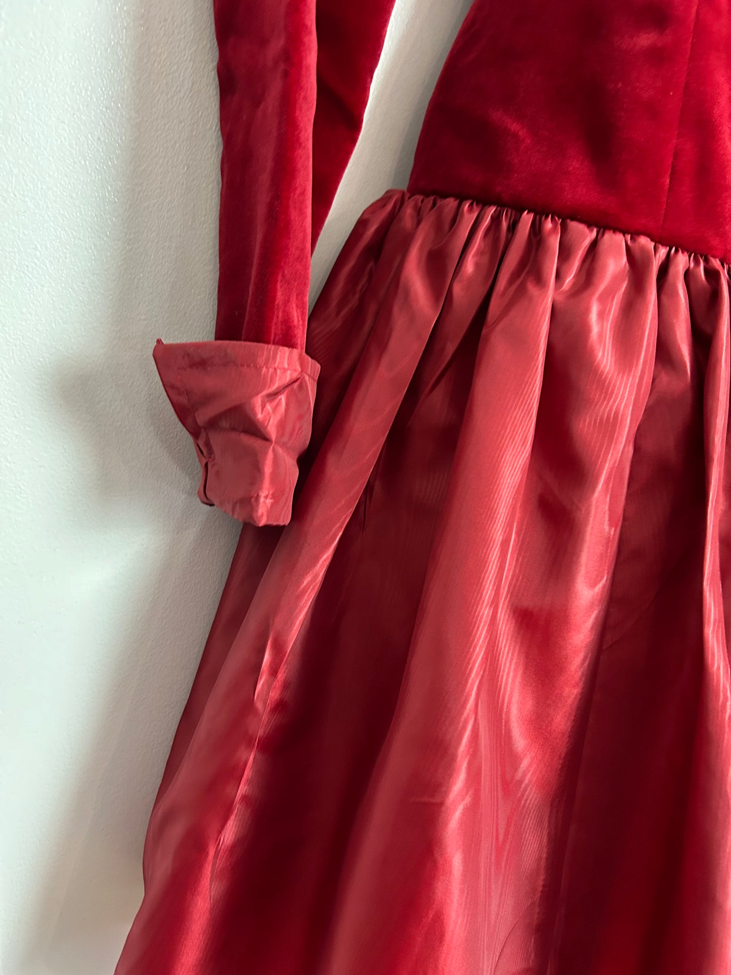 Vintage 1980s LAURA ASHLEY UK Size 6/8 (UK Size 10 On Label) Red Velvet & Moire Acetate Xmas Party Prom Dress