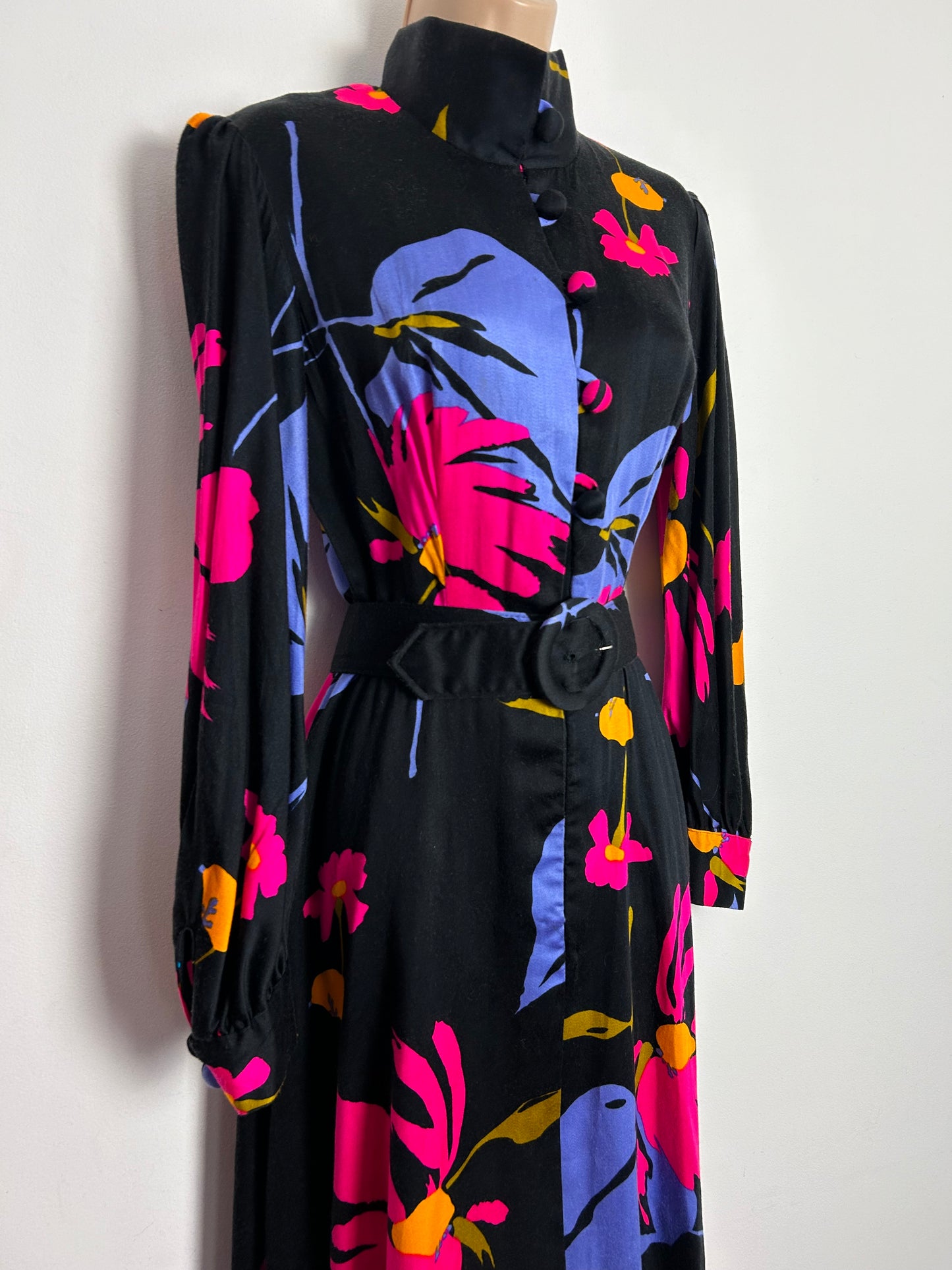Vintage Late 1960s ALICE OF CALIFORNIA UK Size 8 Black Pink Blue & Orange Bold Floral Print Belted Maxi Dress