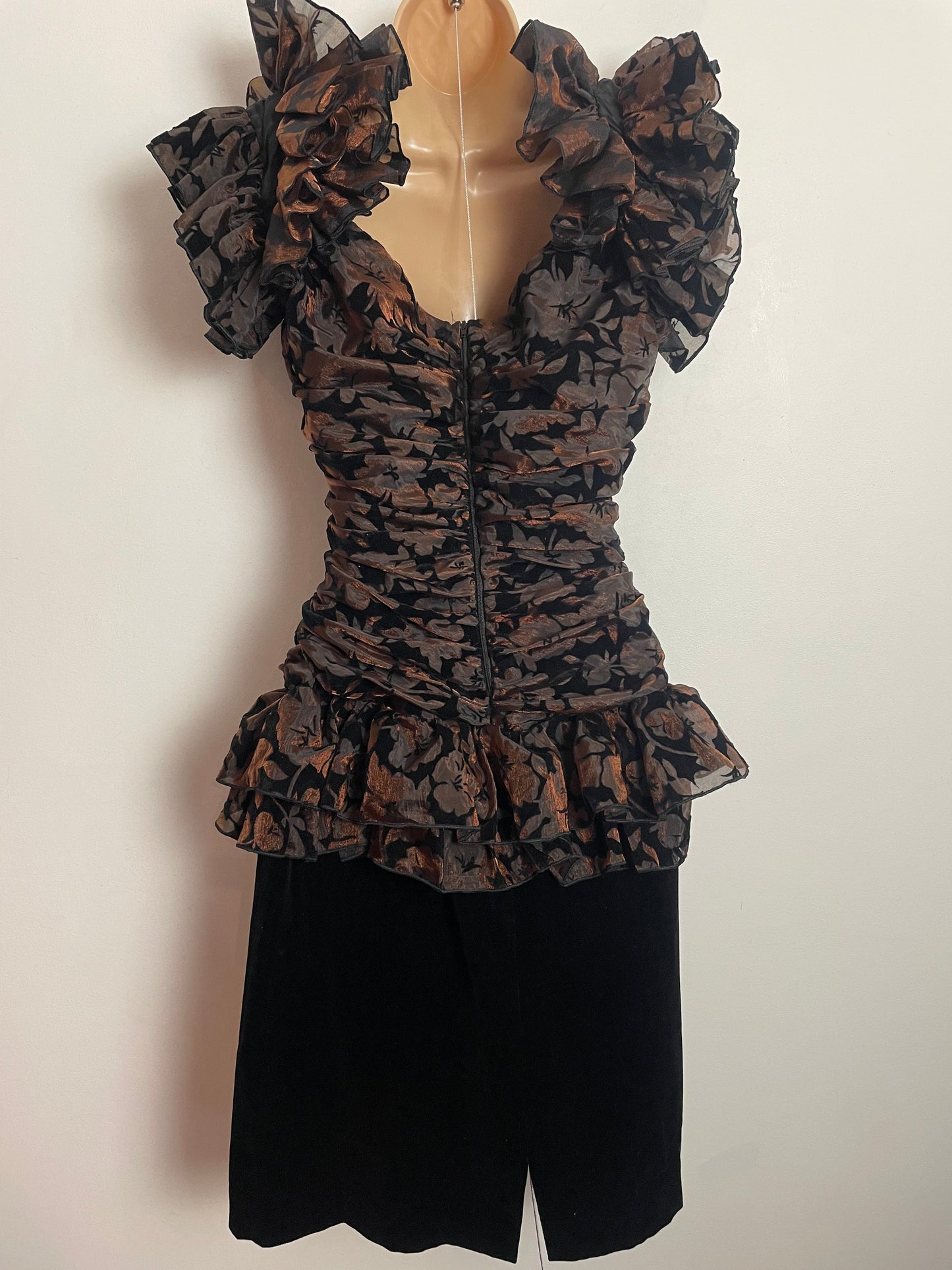 Vintage 1980s YESSICA UK Size 12 Black & Bronze Velvet Flock Ruffled Sleeve Party Prom Cocktail Dress