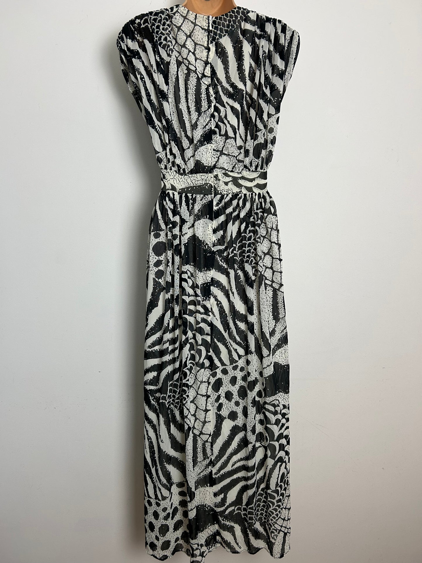 Vintage 1980s size 12 Black & White Monochrome Abstract Zebra Print Maxi Dress