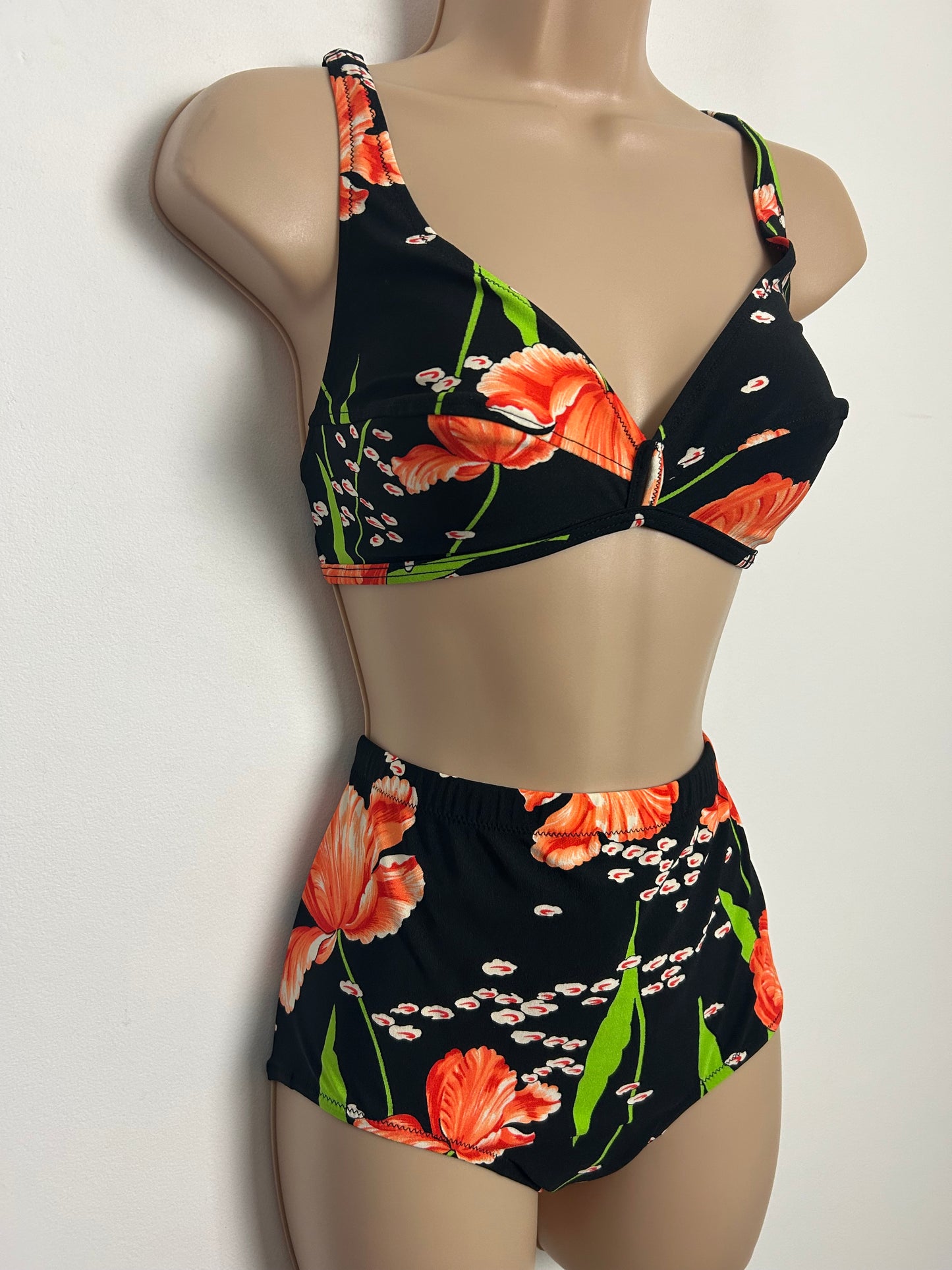 Vintage 1960s TRIUMPH INTERNATIONAL Approx Size 12 "Jalisco" Black & Orange Floral Print Bikini