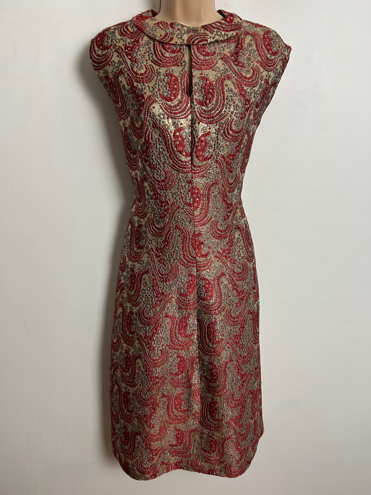 Vintage 1960s UK Size 14 Red & Gold Brocade Sleeveless Mod Xmas Party Shift Dress