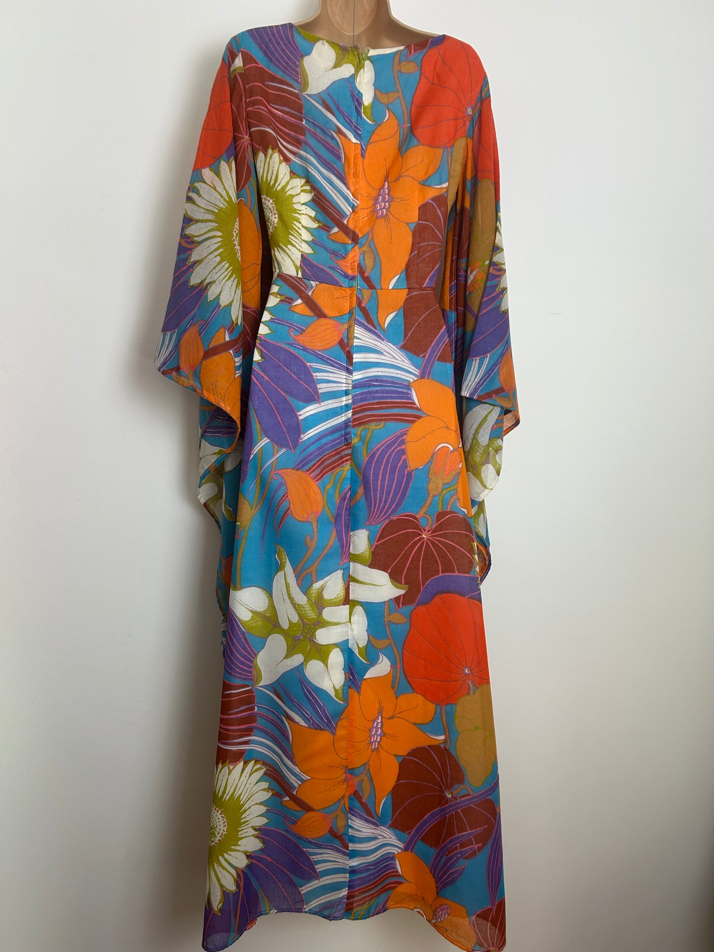 Vintage 1970s SIMON ELLIS Size 8 Gorgeous Orange Brown Blue & Purple Floral Print Long Flared Sleeve Maxi Dress