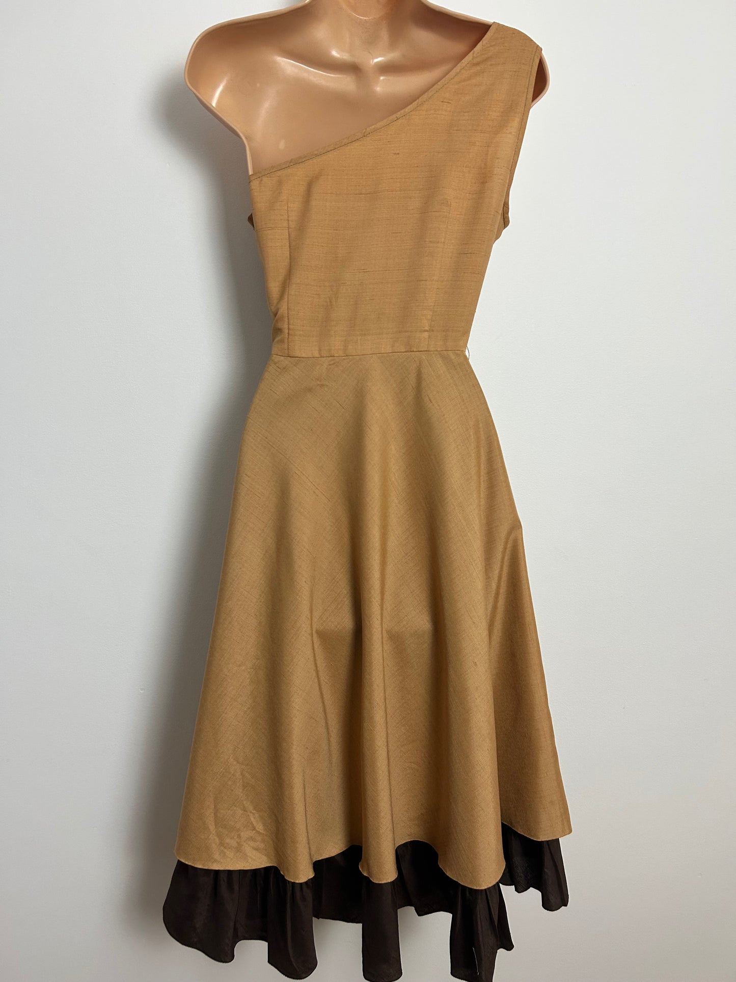 Vintage 1970s Size 8 Brown Tones Leaf Applique Detail One Shoulder Fit & Flare Dress