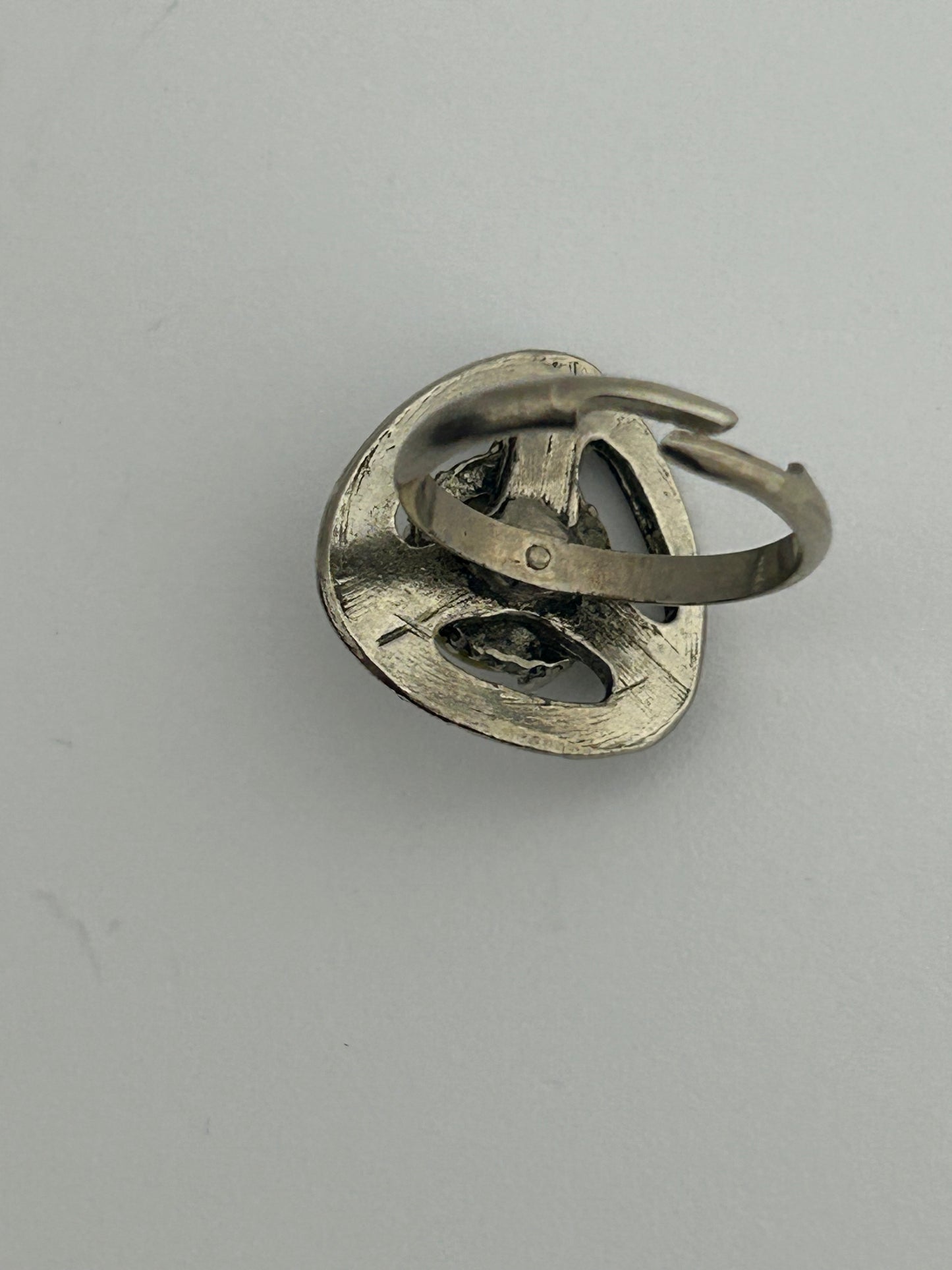 Vintage Silver Tone Base Metal & Green Stone Set Scottish Celtic Style Adjustable Ring Size Q