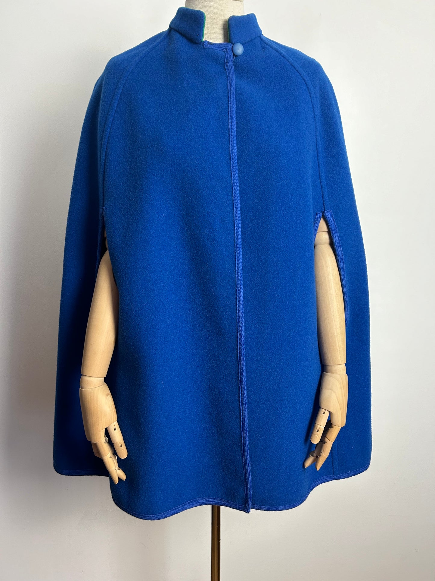 Vintage 1960s UK Size 8-10 Fabulous Green & Blue Reversible Wool Cape/Poncho