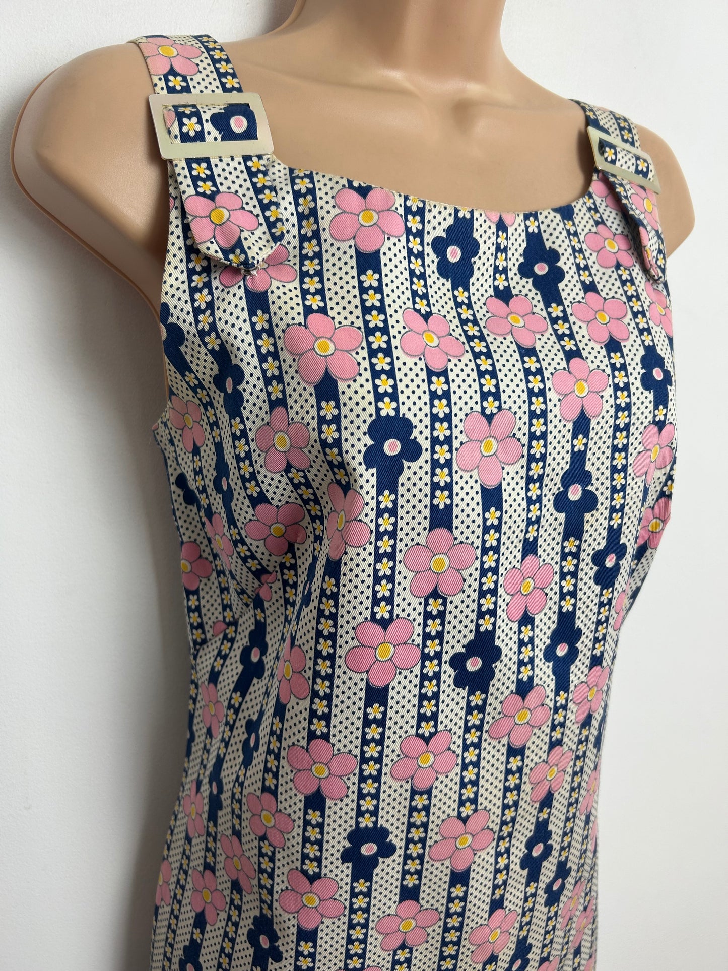 Vintage 1960s Size 8 White Pink & Navy Blue Daisy Stripe & Polka Dot Print Cotton Mod Shift Dress