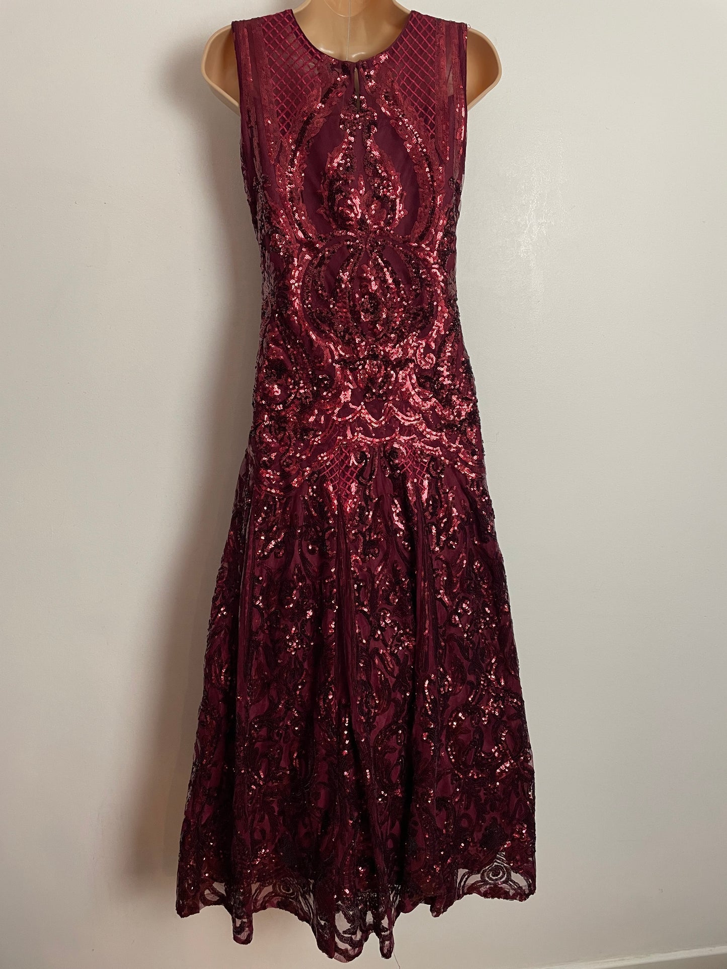 Modern UK Size 8 Beautiful Dark Red Sequin Embellished Xmas Party Occasion Evening Dress