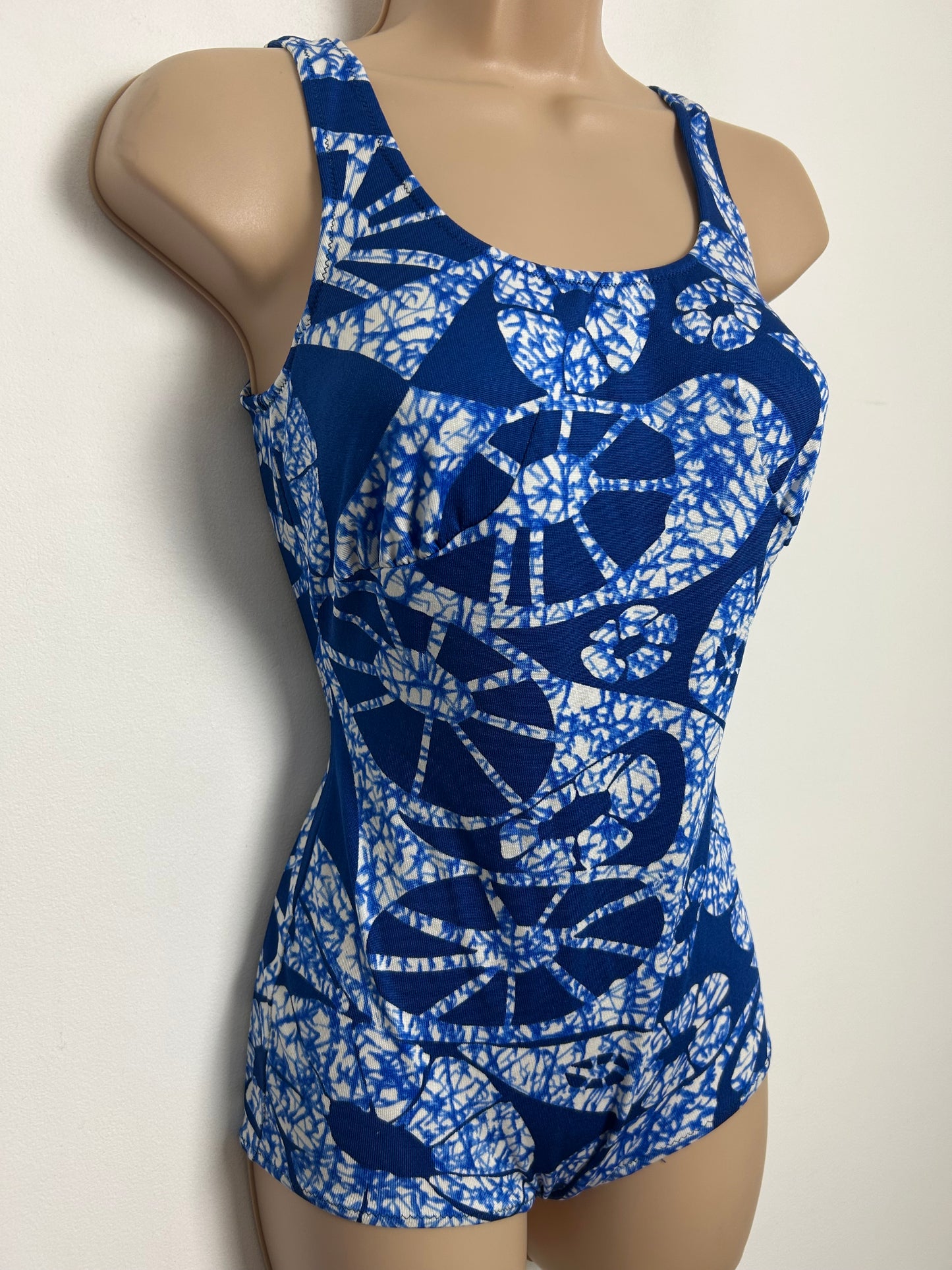 Vintage 1960s FELINA BOUTIQUE Size 12 Blue & White Abstract Print Swimsuit