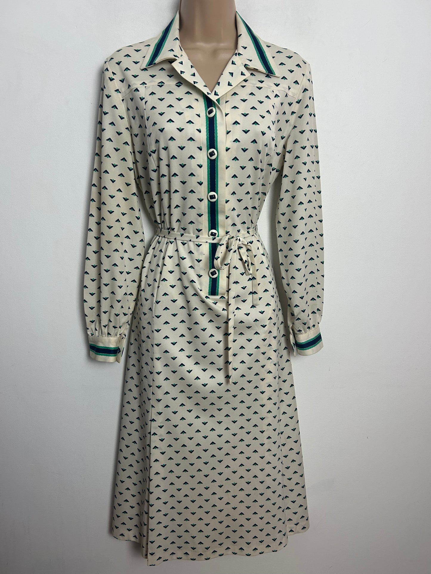 Vintage 1970s Size 12 Cream Blue & Green V Geo Print Long Sleeve Belted Mod Day Dress