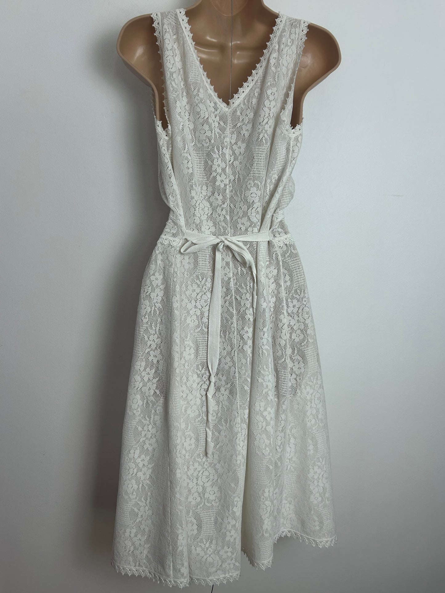 Vintage HANRO Made In Switzerland Size 12-14 White Cotton Lace Mock Wrap Style Mid Length Nightie