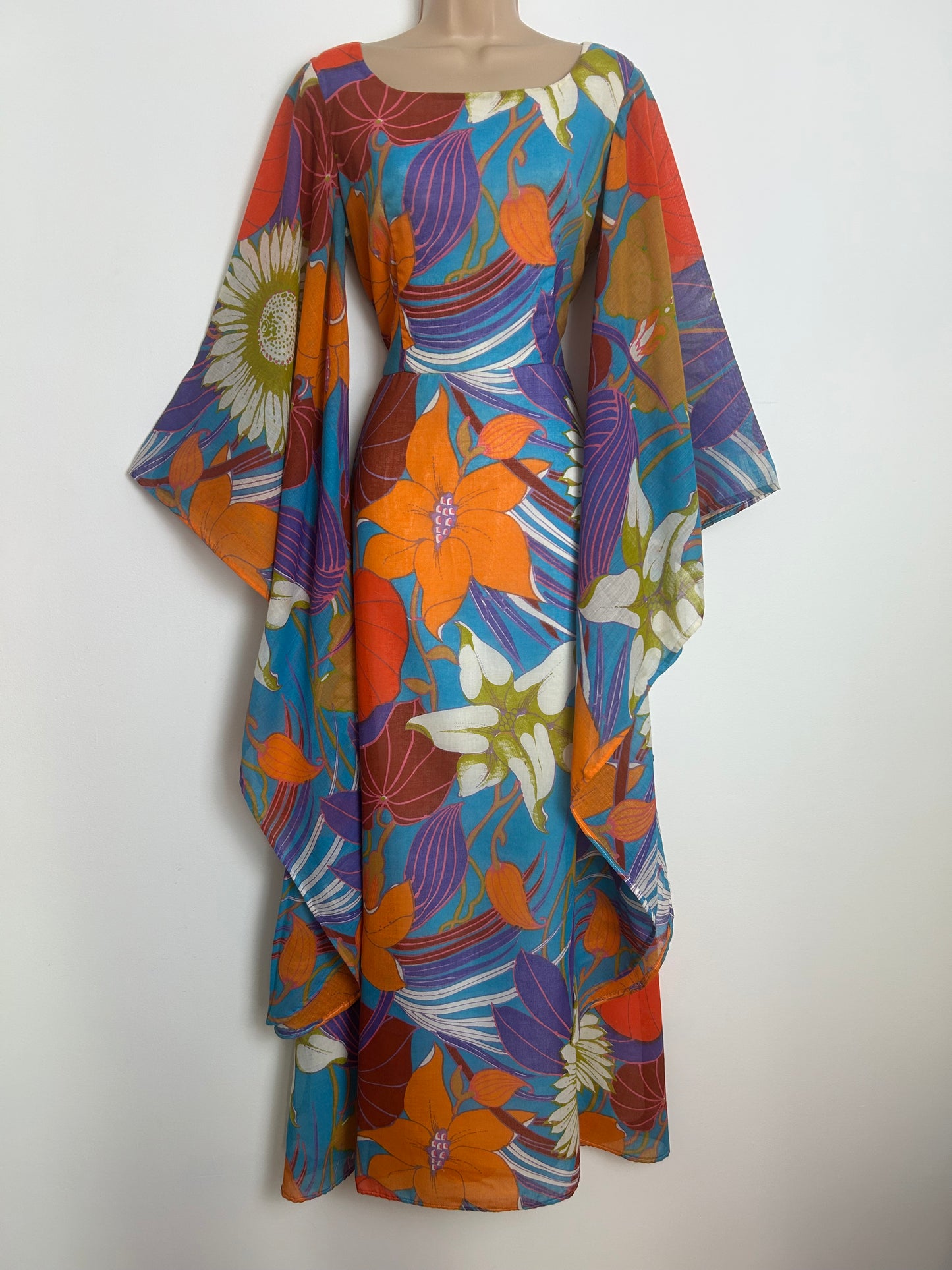 Vintage 1970s SIMON ELLIS Size 8 Gorgeous Orange Brown Blue & Purple Floral Print Long Flared Sleeve Maxi Dress
