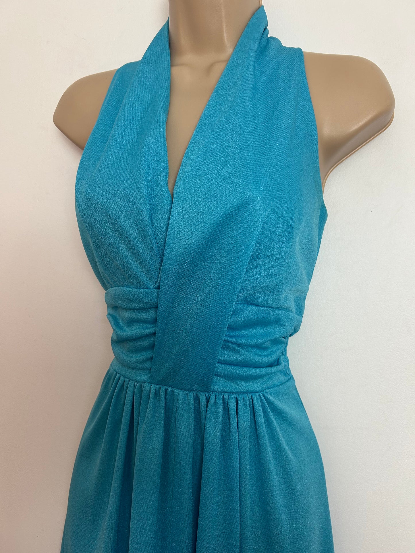 Vintage 1970s Size 6-8 Turquoise Blue Sleeveless Ruched Waist Summer Maxi Dress
