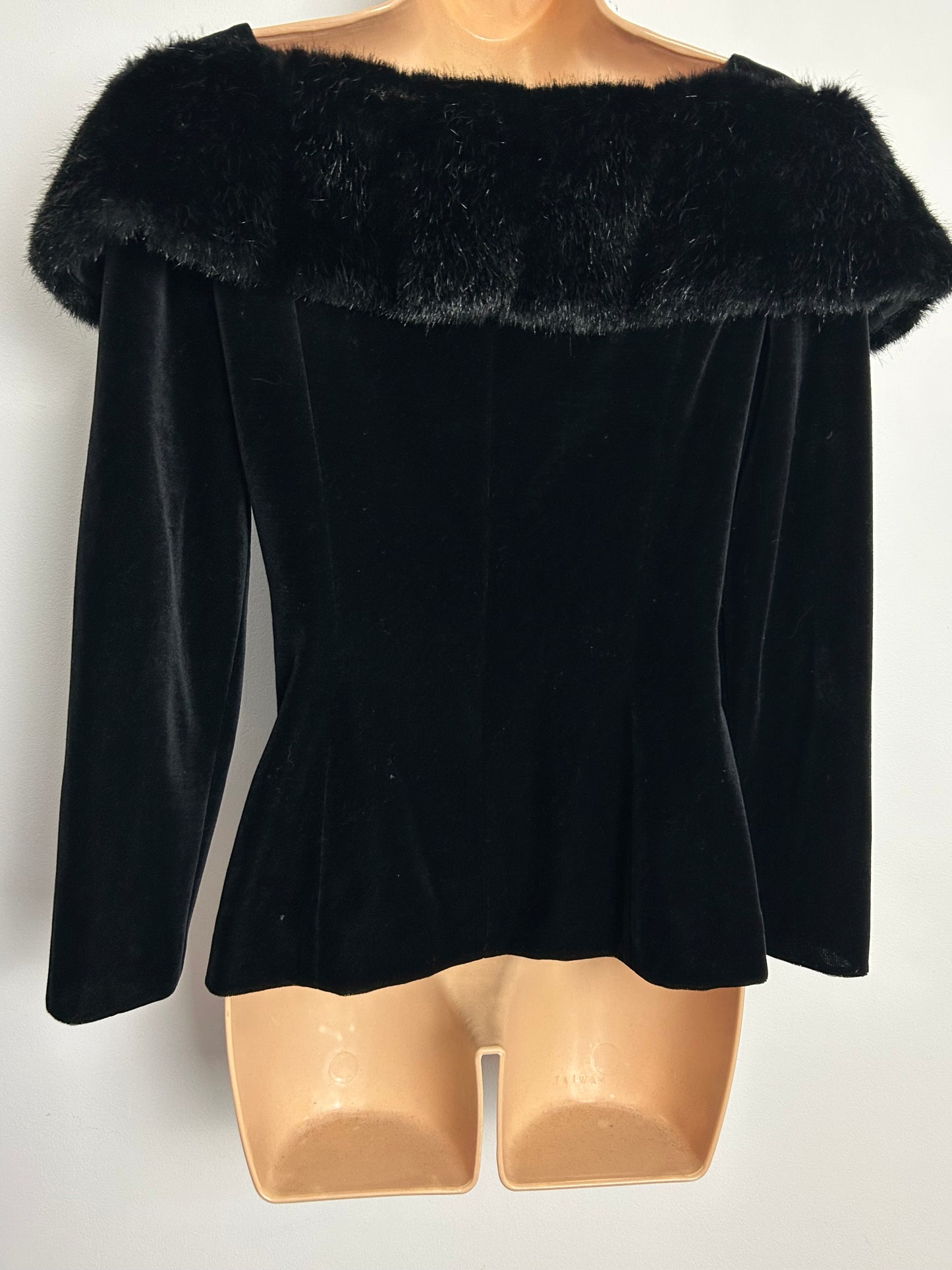 Vintage 1980s VERA MONT FRANCE Size 10 Black Velvet & Faux Fur Jacket