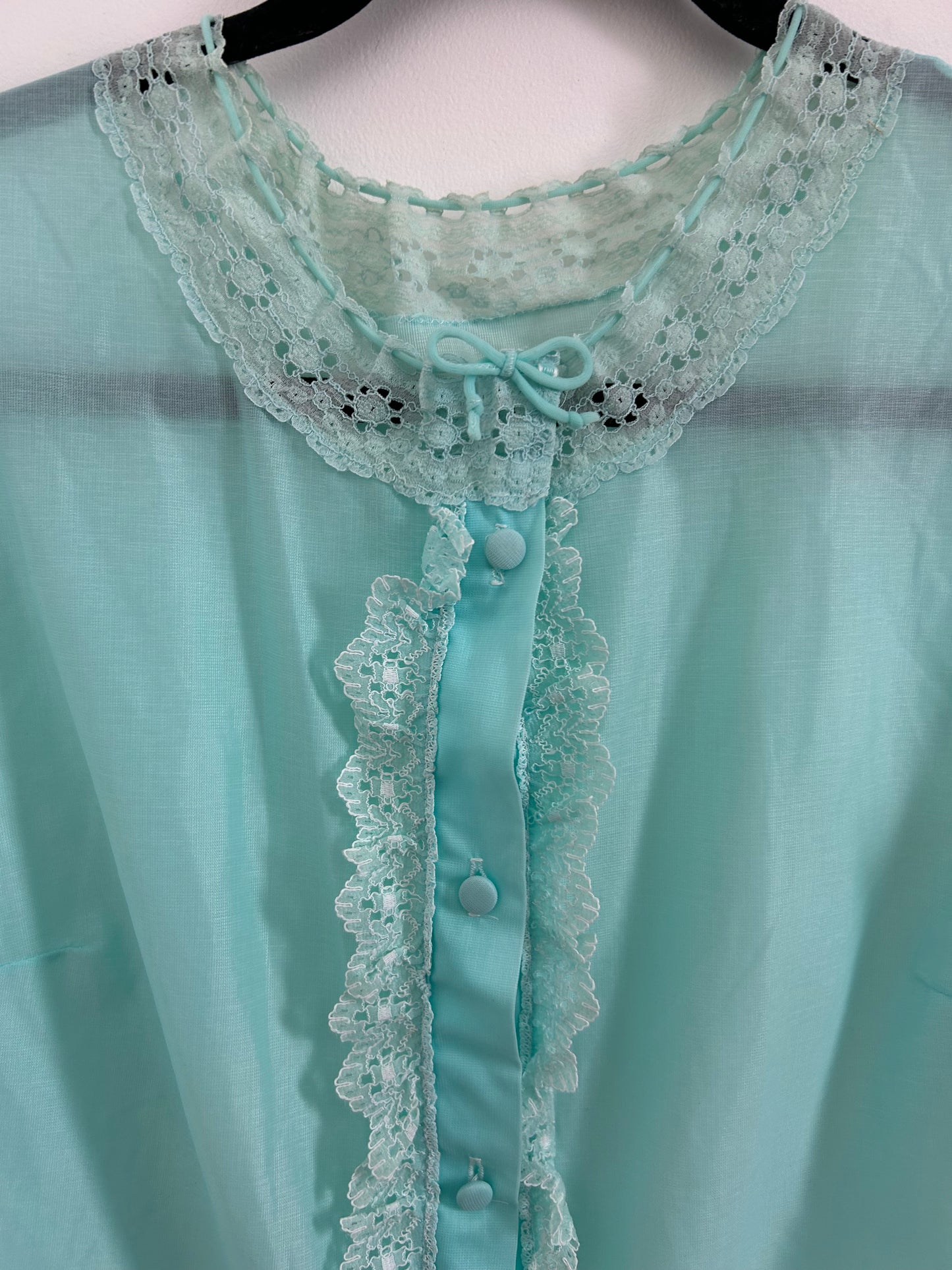 Vintage 1960s Size 16 Ice Blue Sleeveless Lace Trim Nylon Button Through Blouse Top