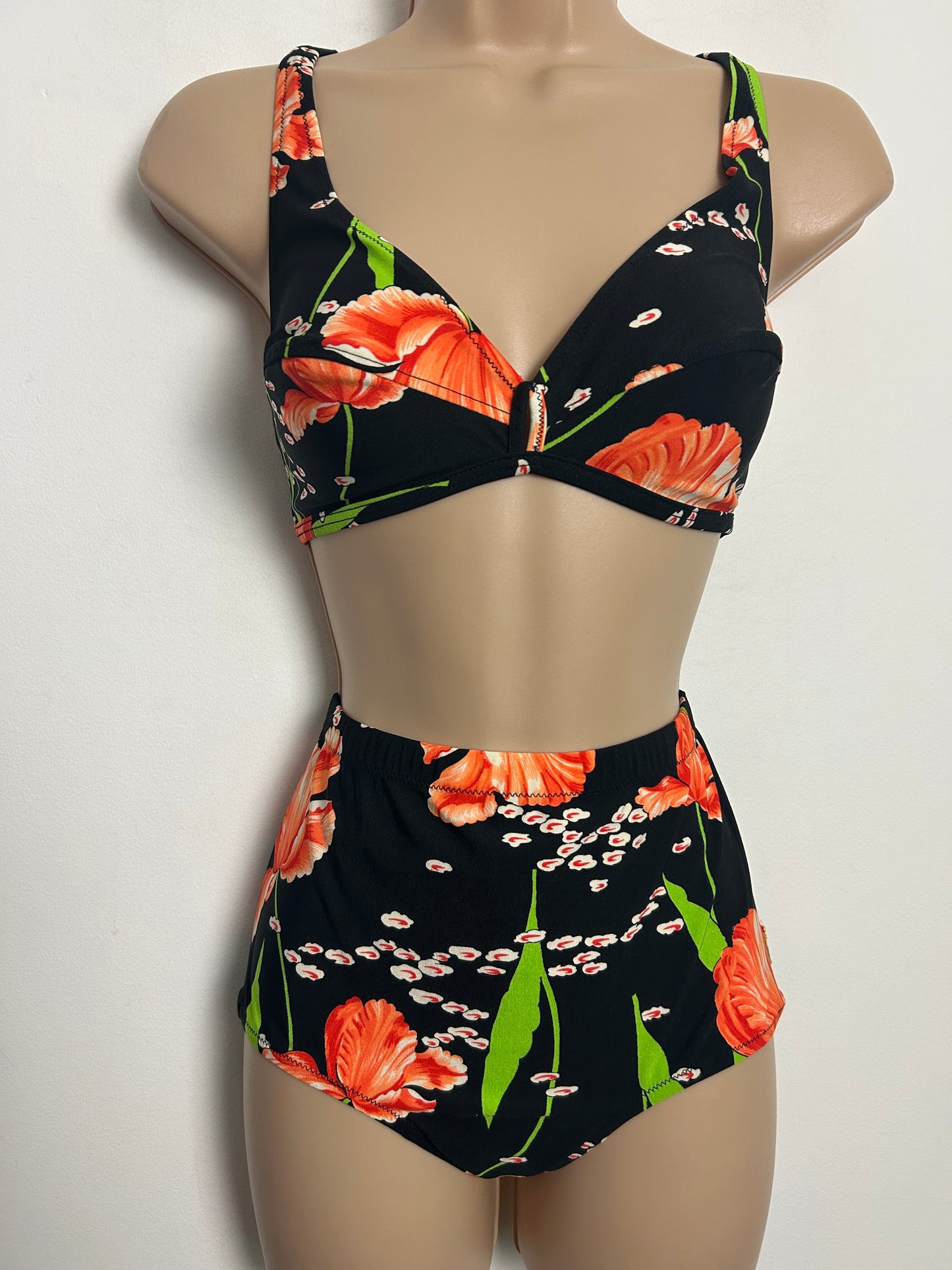 Vintage 1960s TRIUMPH INTERNATIONAL Approx Size 12 "Jalisco" Black & Orange Floral Print Bikini
