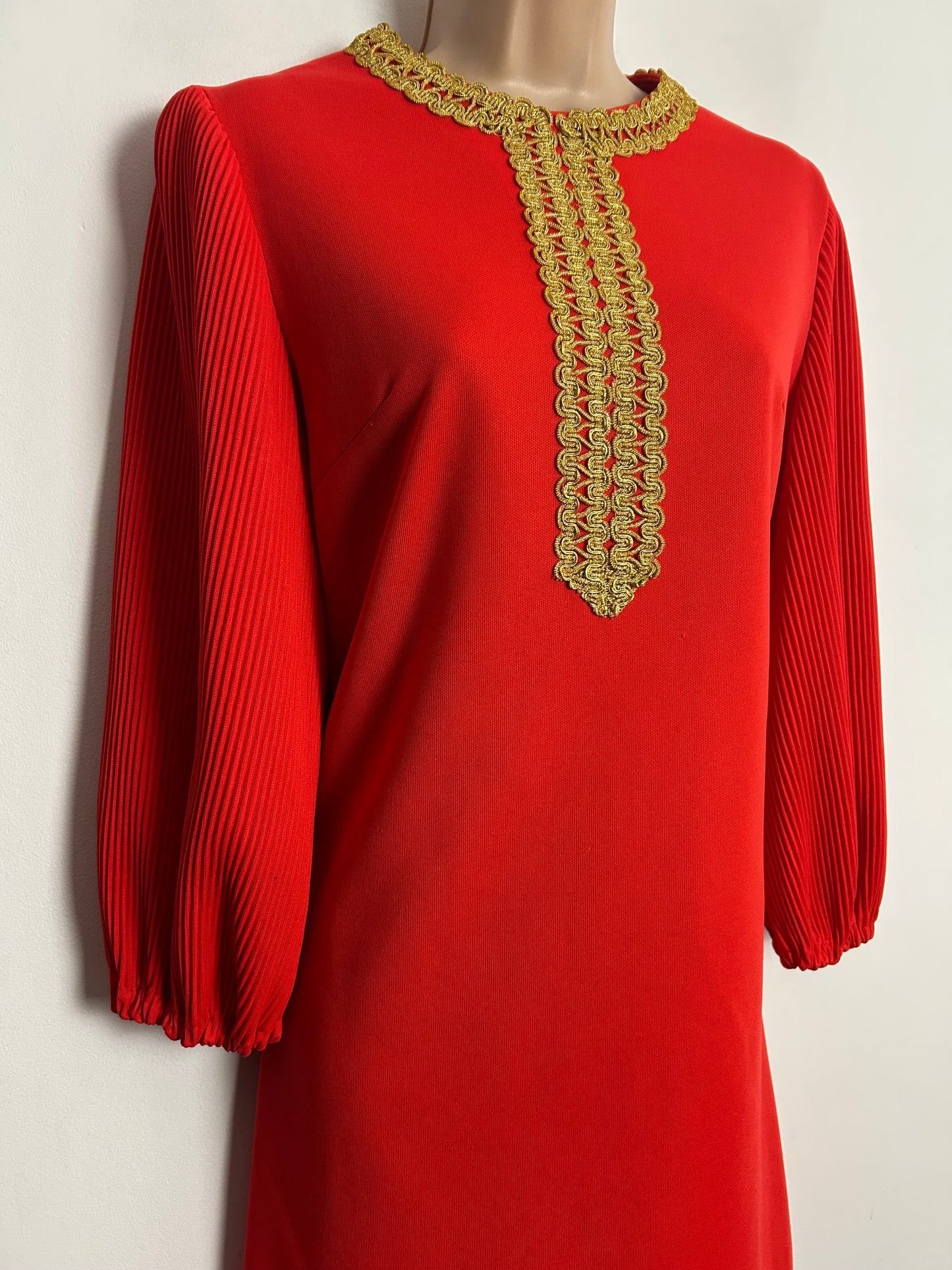Vintage 1960s CARNEGIE BOUTIQUE UK Size 10-12 Orange & Metallic Gold Trim Long Pleated Sleeve Mod Shift Party Dress
