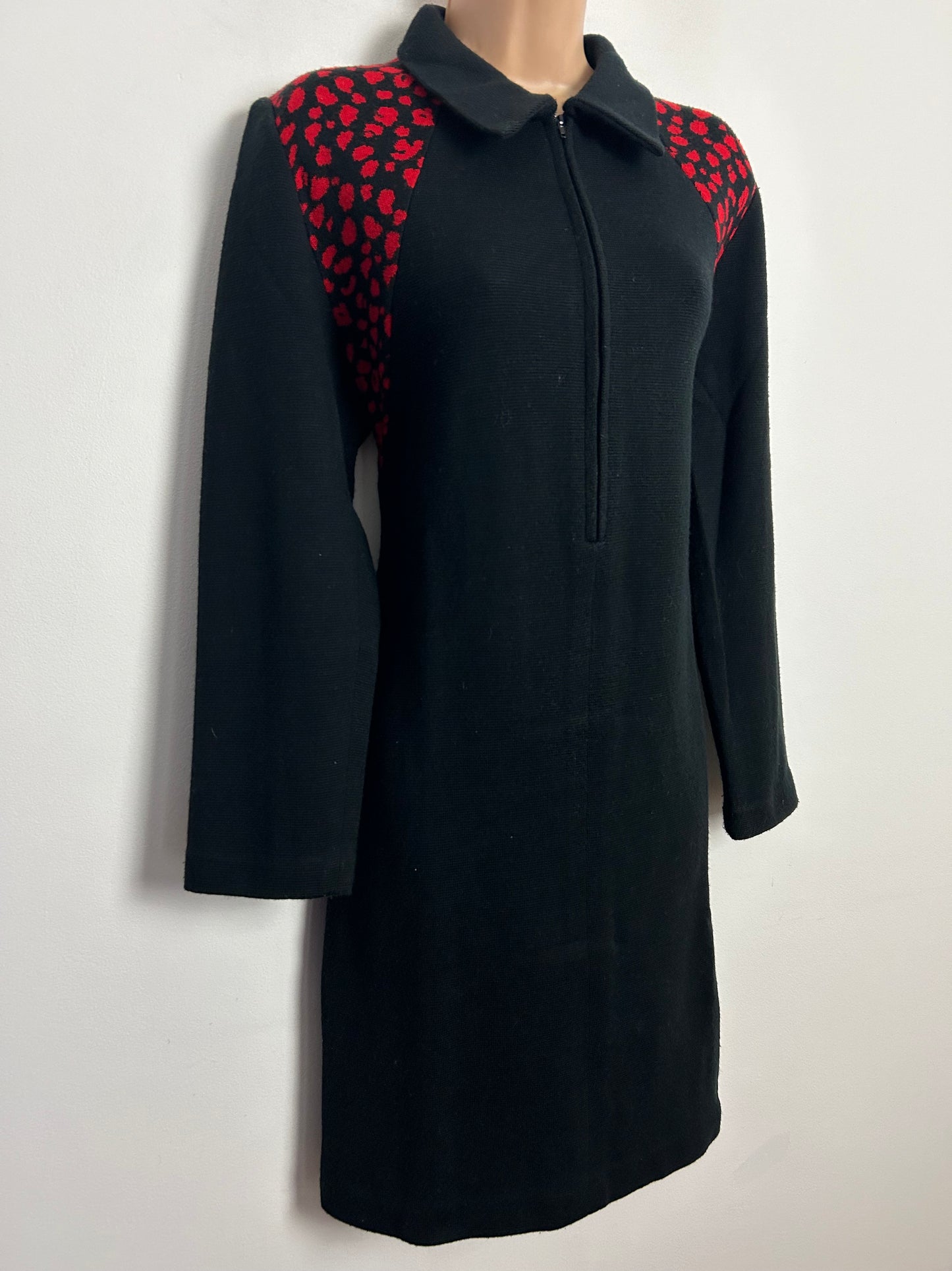 Vintage 1990s ITALIAN UK Size 12 Black & Red Animal Print Long Sleeve Jumper Dress