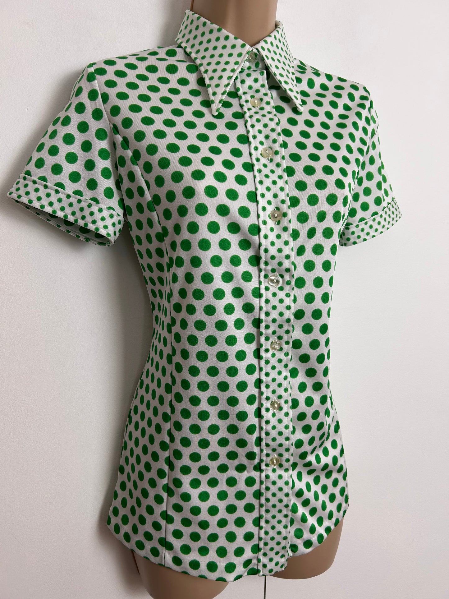Vintage 1970s Size 12 White & Green Polka Dot Spotty Dagger Collar Short Sleeve Shirt