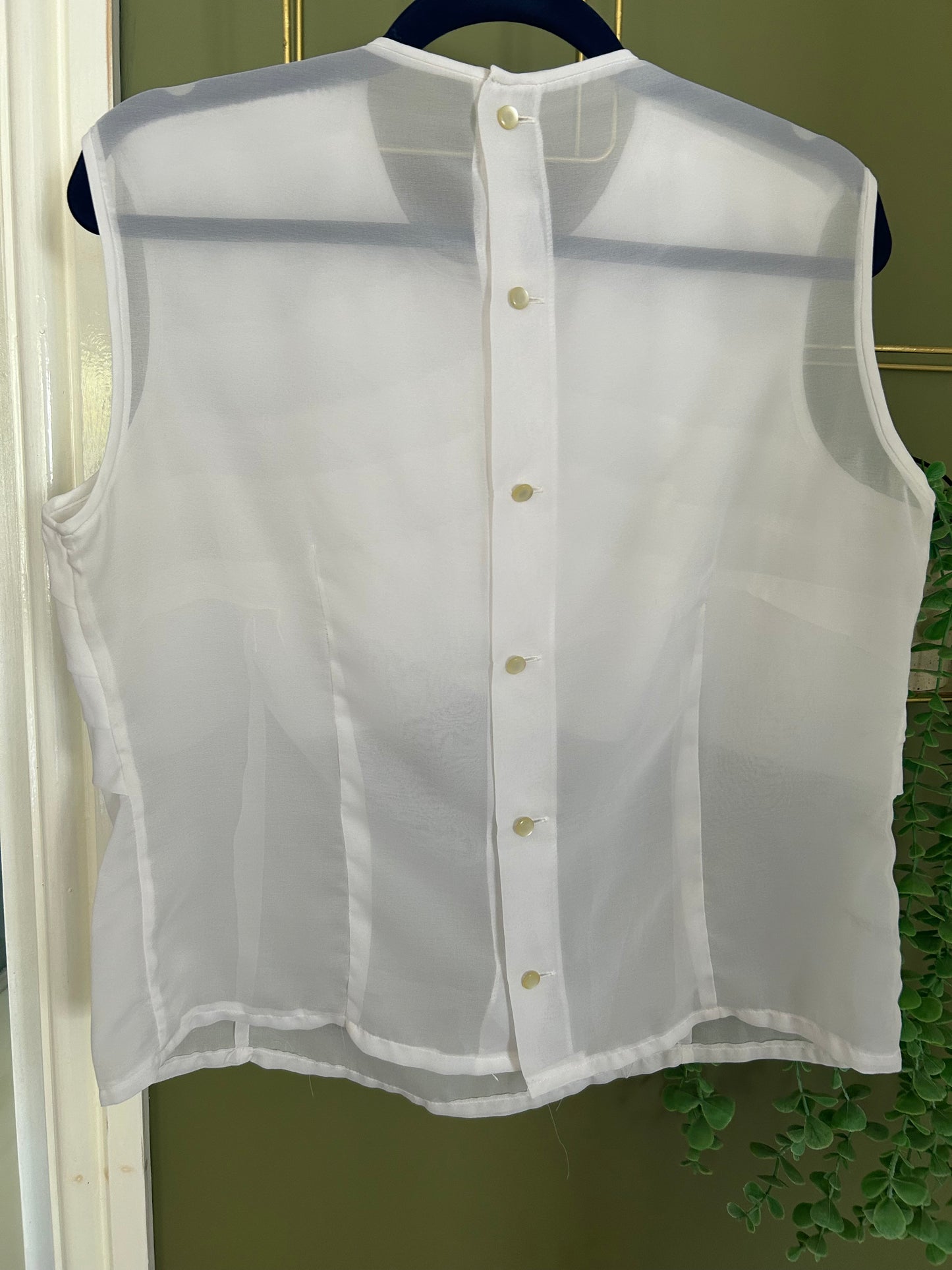 Vintage 1960s Approx Size 14-16 Wite Layered Sleeveless Button Back Blouse/Top